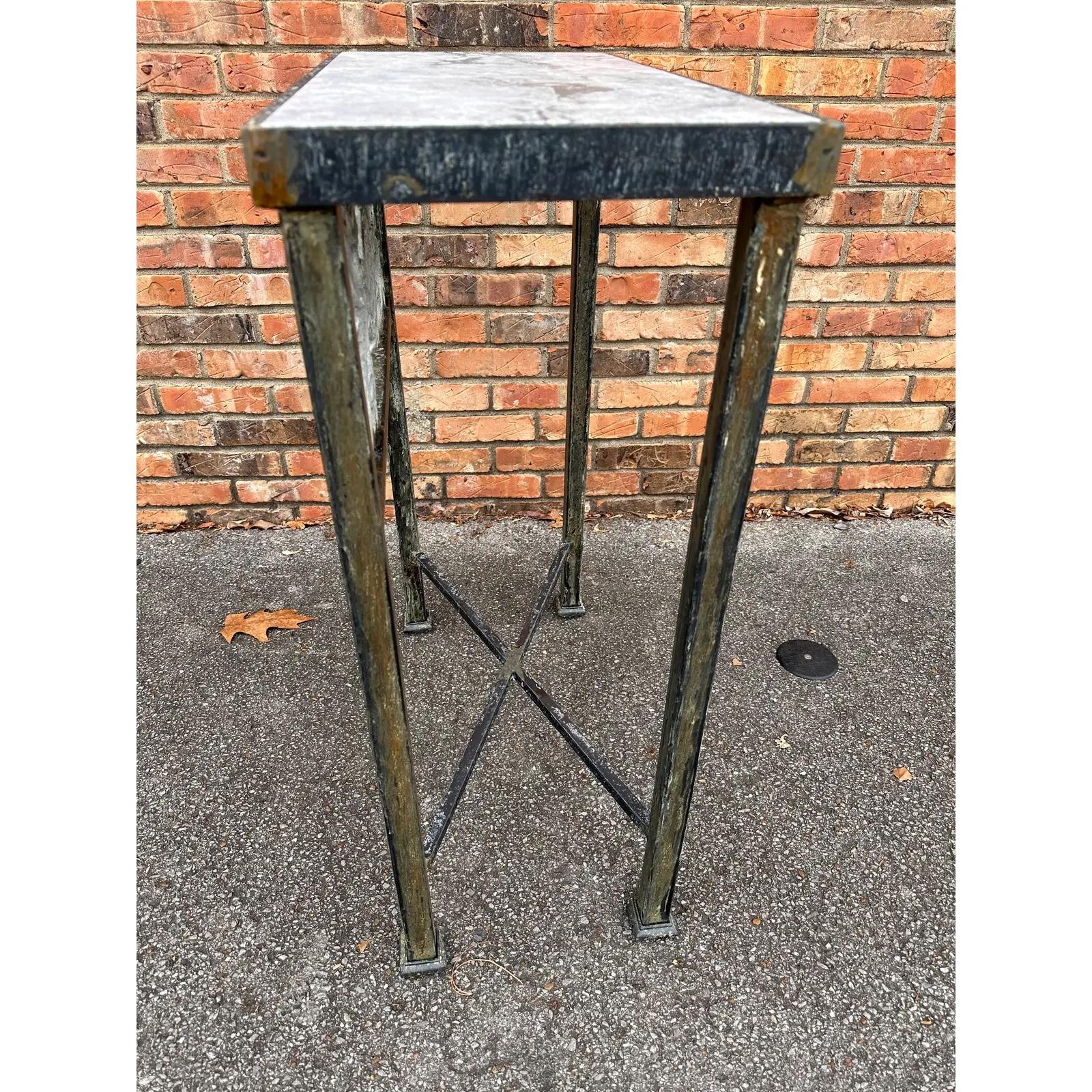 Custom Made Side Table In Excellent Condition For Sale In Nashville, TN