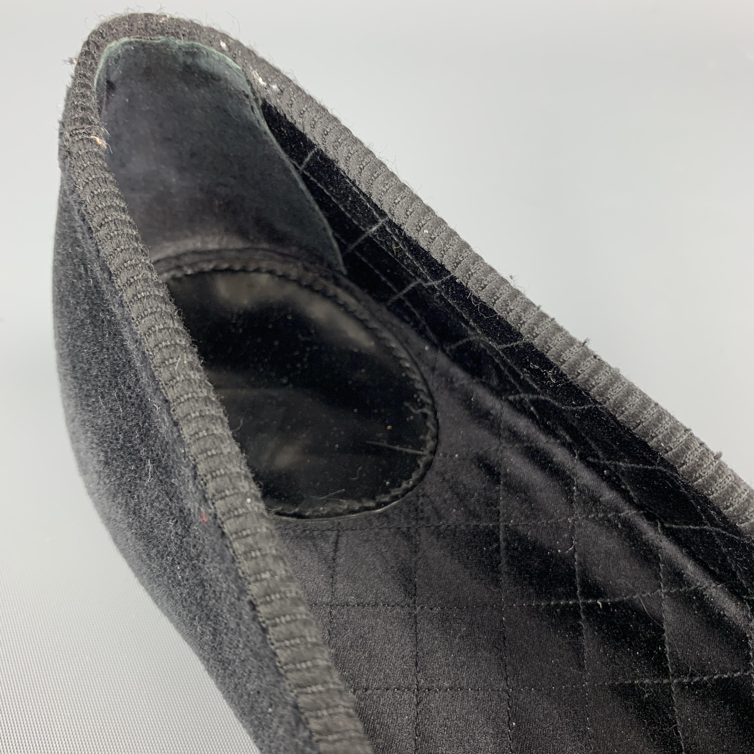 CUSTOM MADE Size 8 Black Embroidery Velvet Slippers Loafers In Excellent Condition In San Francisco, CA