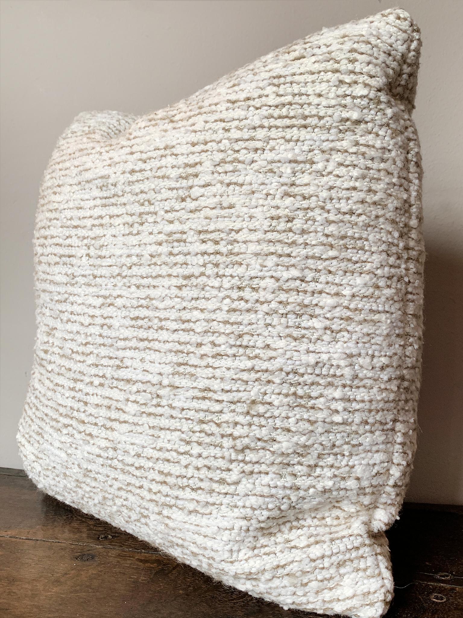 Cuscino Bouclé piccolo fatto su misura In condizioni Nuovo in vendita a New York, NY