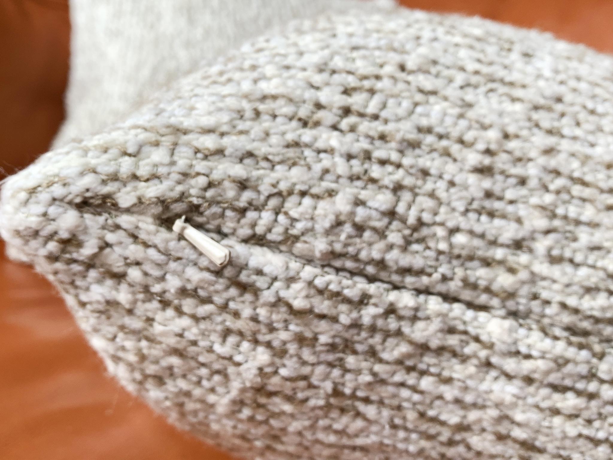 Cuscino Bouclé piccolo fatto su misura in vendita 3