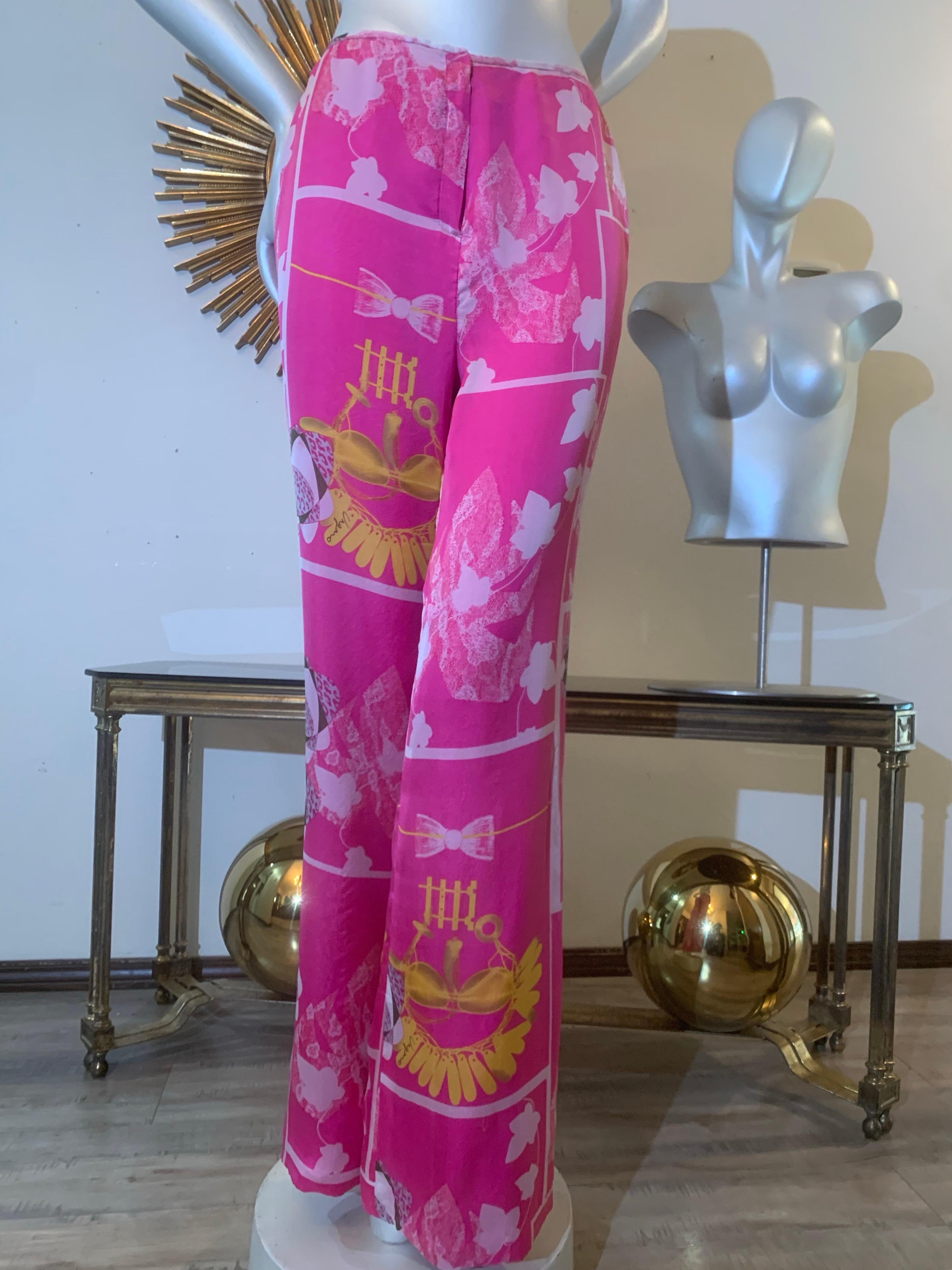 Rose Pantalon en soie du printemps/été sur mesure imprimé Ungaro graphique et floral en vente