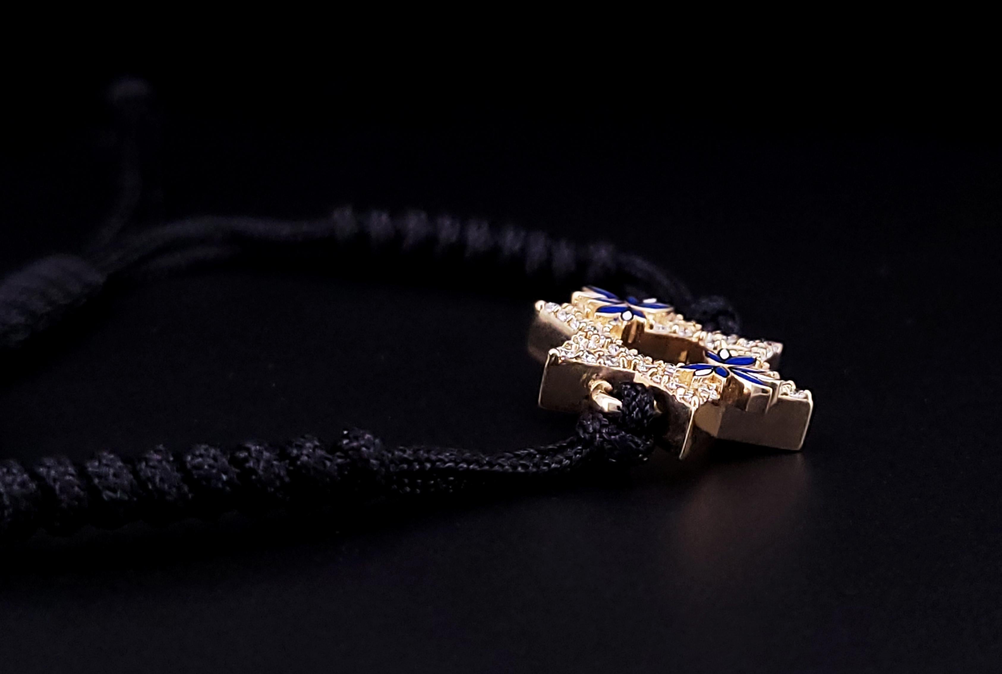 Taglio rotondo Stella di David David su misura in oro 14k, smalto blu e diamanti, bracciale nero in vendita