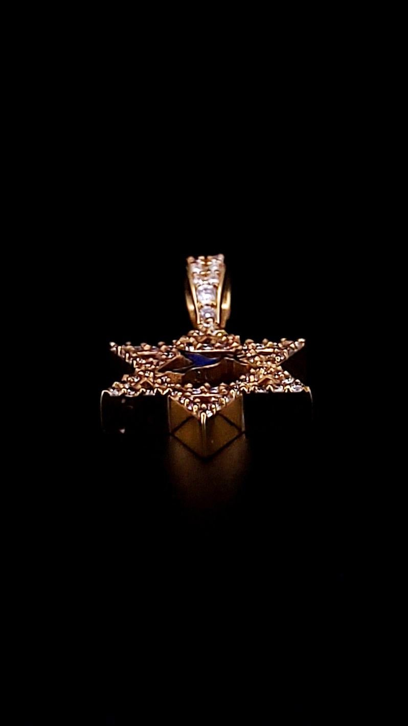 CIONDOLO STELLA DI DAVID IN ORO GIALLO 14K CON SMALTO BLU E DIAMANTI

-Metallo: oro giallo 14k
-MATERIALE: Smalto blu, diamanti
-Diamanti: VS-F 0,75ct
-Dimensioni: 19 mm con balla (29 mm senza balla)
-Spessore: 4 mm
-Peso: 5,3 grammi

Est. Vendita