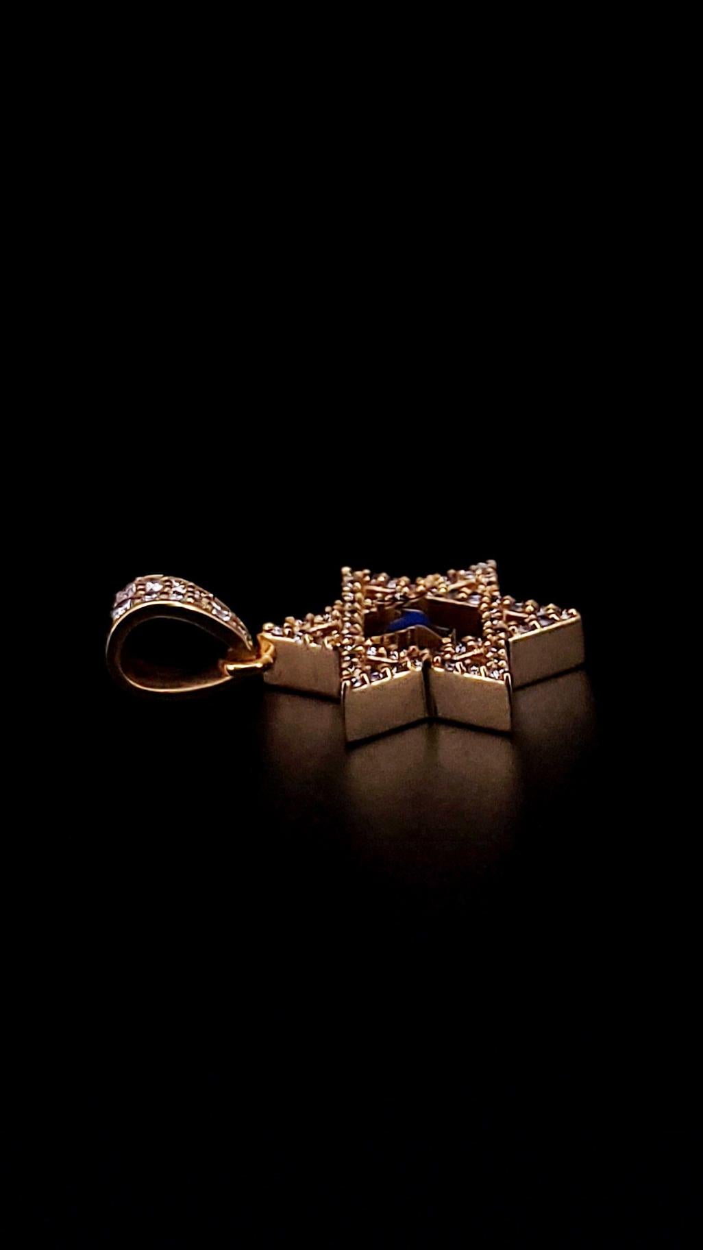 Ciondolo su misura con stella di David David in oro giallo 14k e smalto blu con diamanti In condizioni Nuovo in vendita a New York, NY