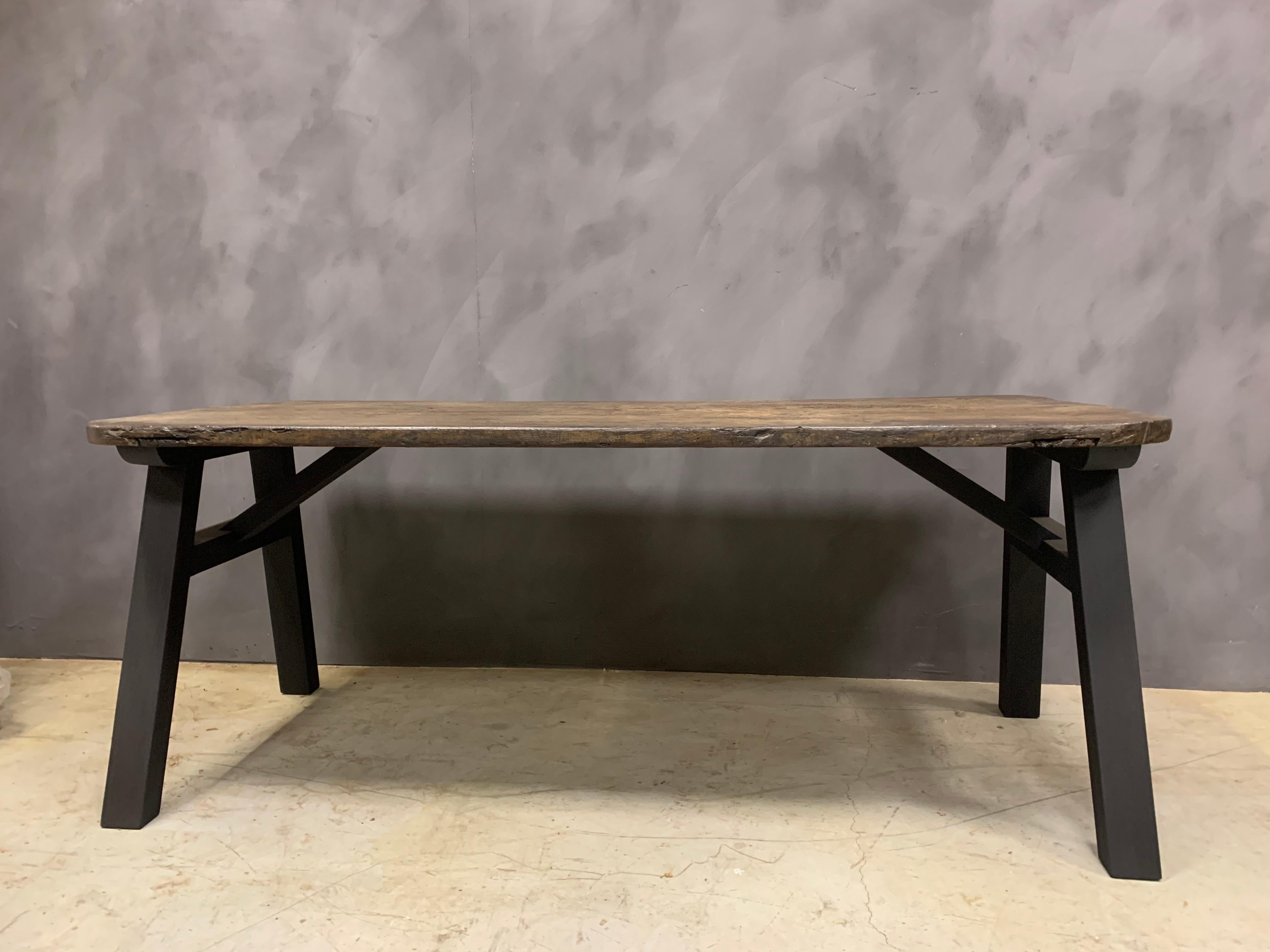 CUSTOM MADE Table à tréteaux en bois recyclé en vente 3