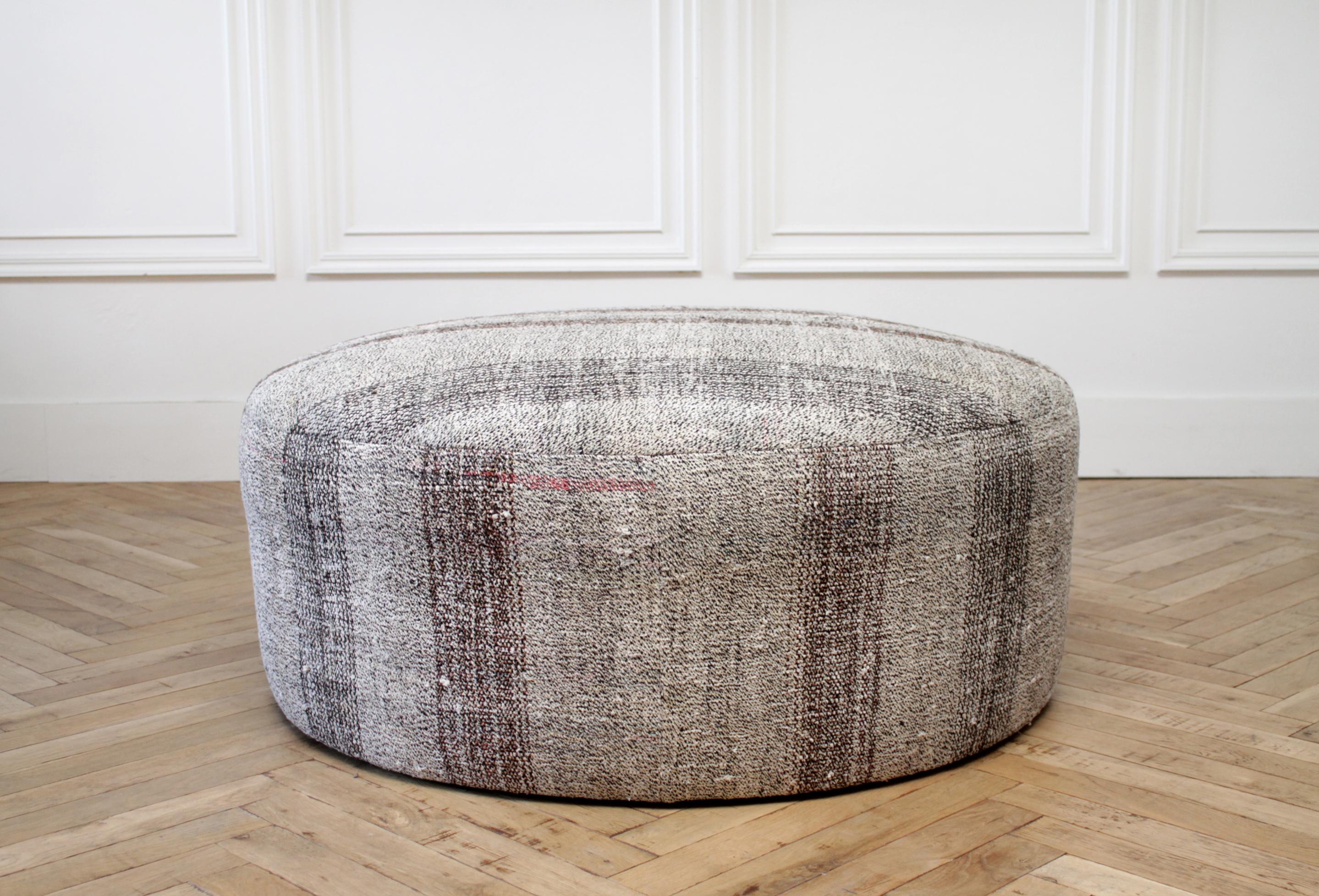 plaid round ottoman