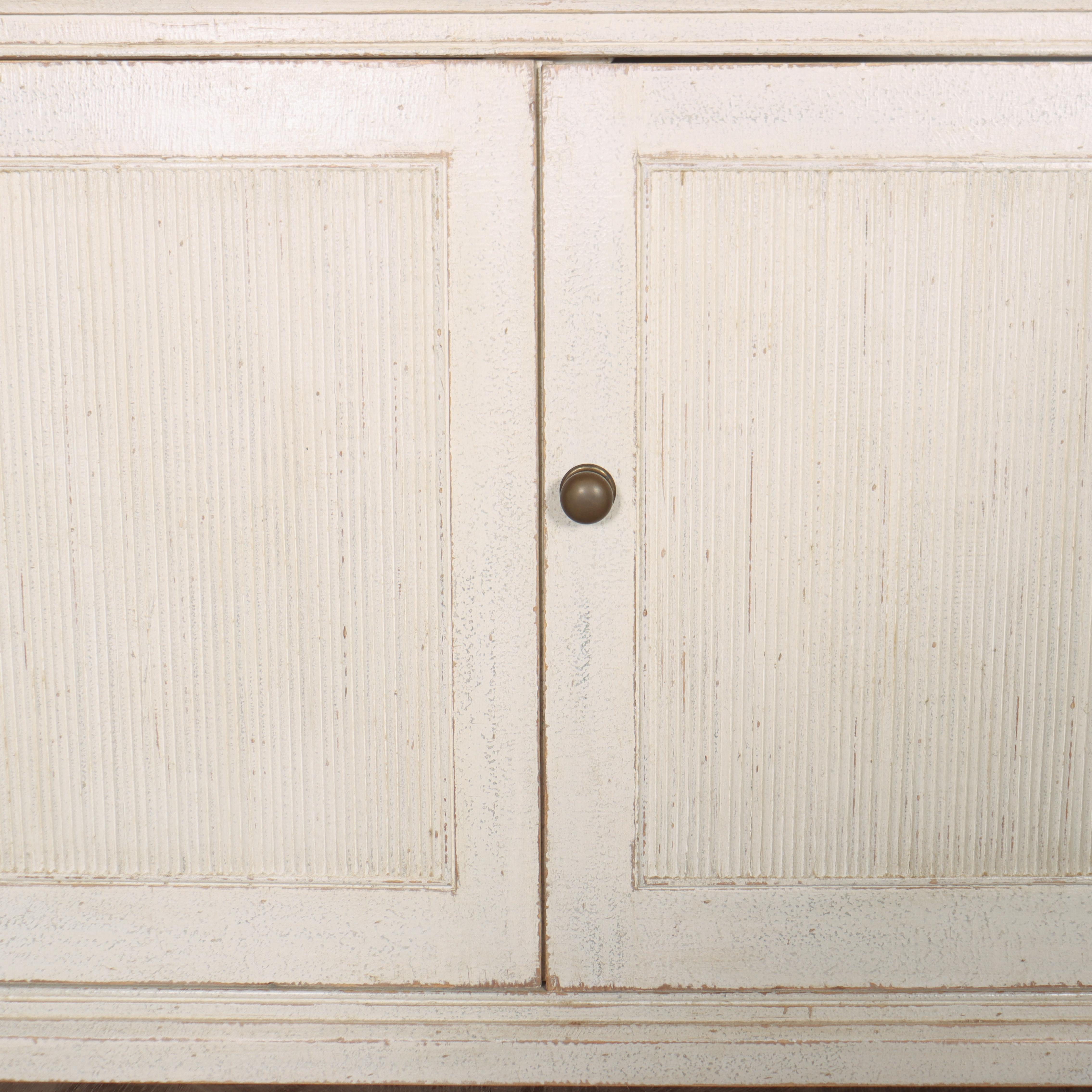 Custom Made Two Door Buffet In New Condition For Sale In Leamington Spa, Warwickshire