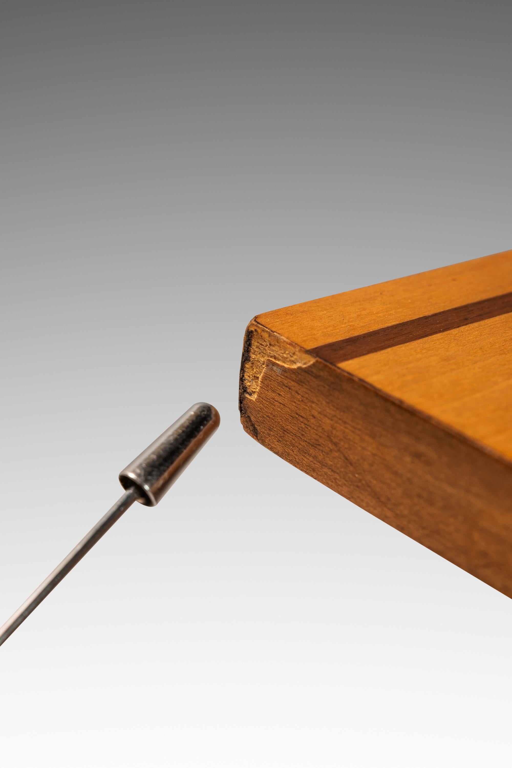 Custom-Made Two-Tone Coffee Table w/ Drop-Leaf in Maple & Walnut, USA, c. 1960s For Sale 11