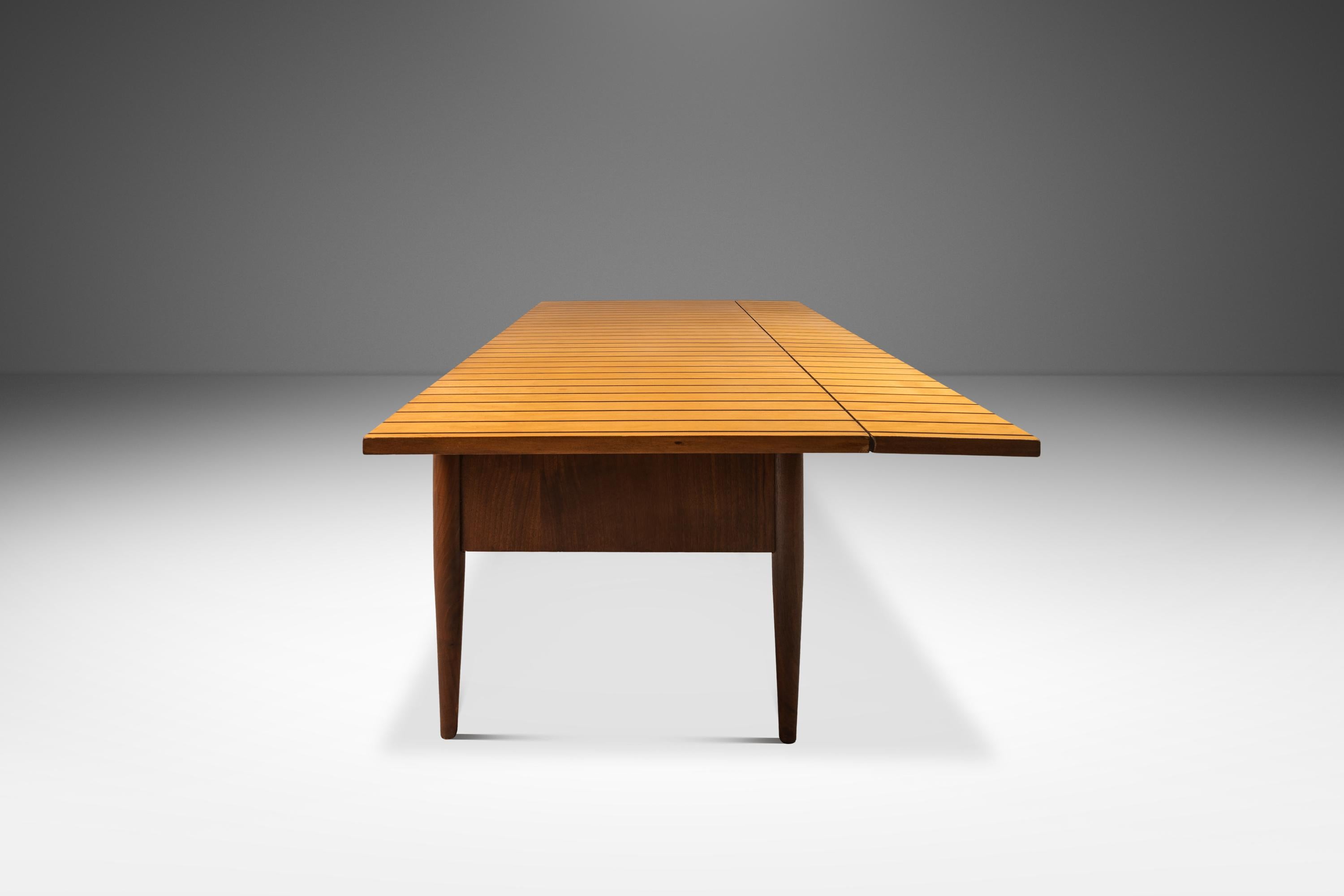 Mid-Century Modern Custom-Made Two-Tone Coffee Table w/ Drop-Leaf in Maple & Walnut, USA, c. 1960s For Sale