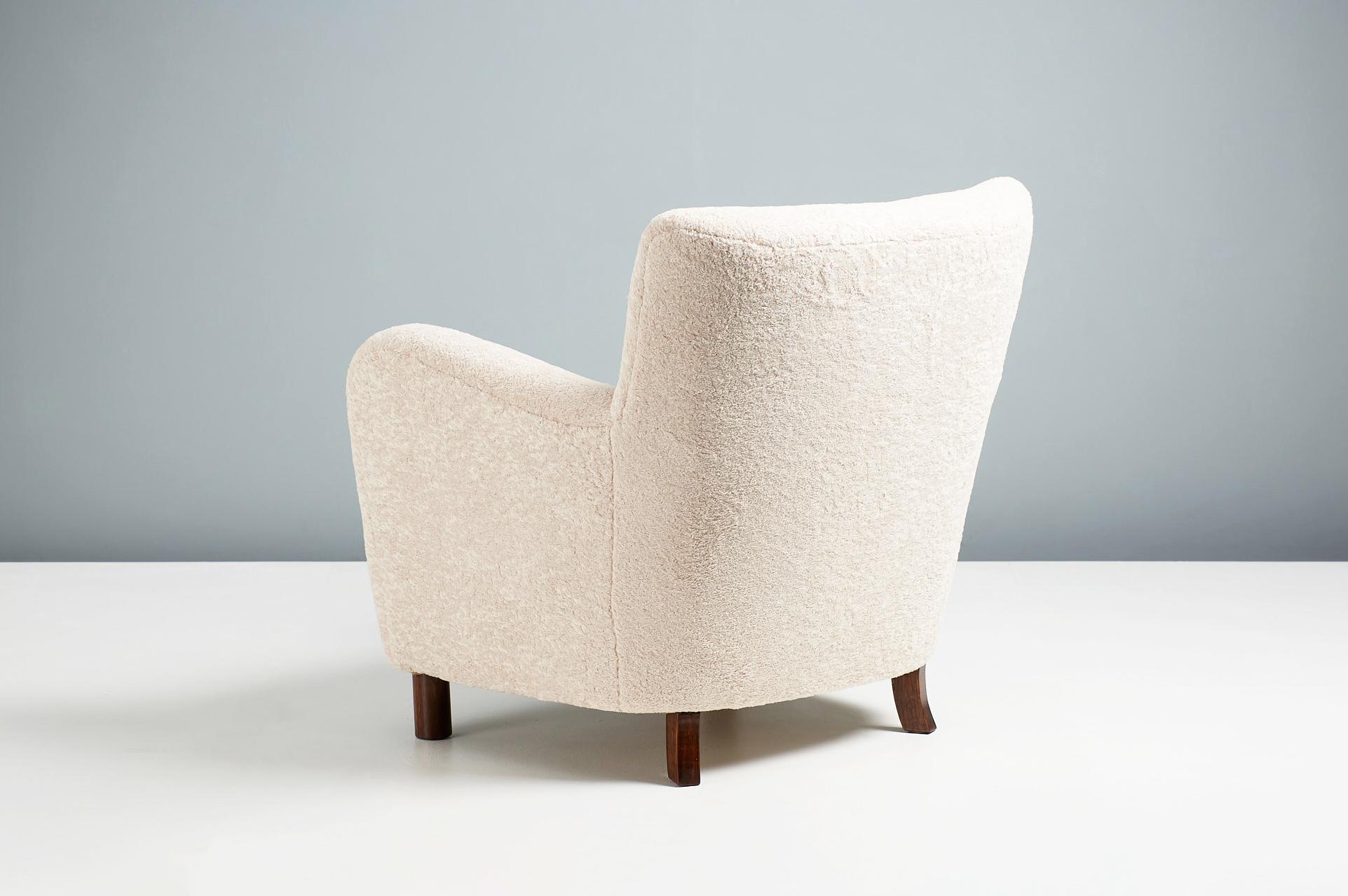 Fauteuil de salon en peau de mouton végétale fabriqué sur mesure en vente 1