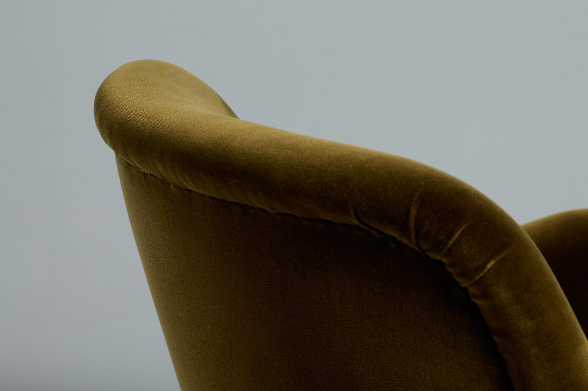Albin Lounge Chair in Cotton Velvet by Dagmar For Sale 6