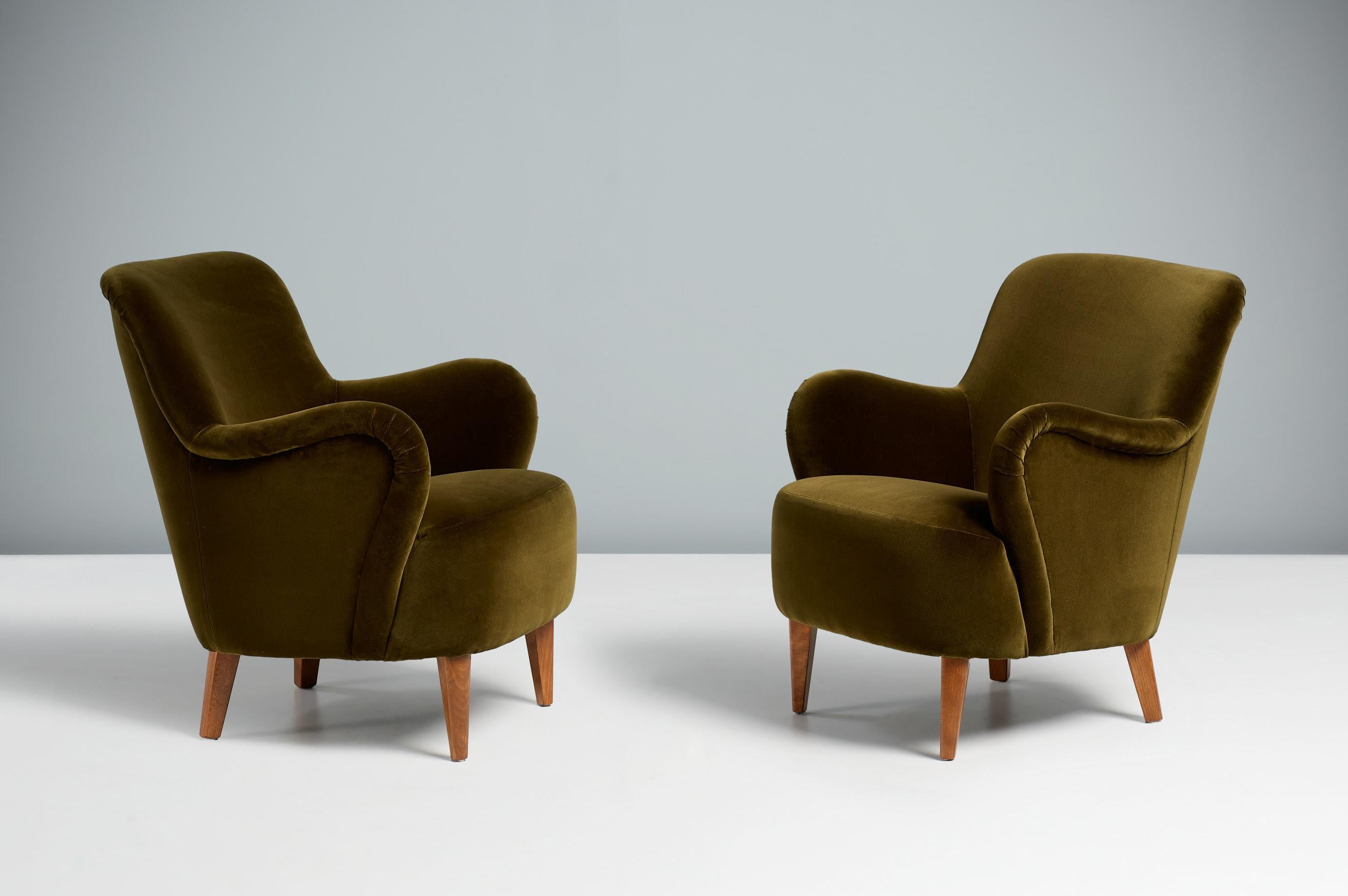 British Albin Lounge Chair in Cotton Velvet Fabric by Dagmar