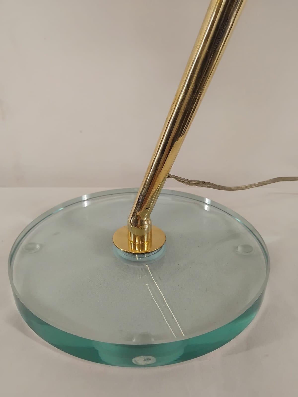 CUSTOM MADE - Lampe de table en verre et laiton, Italie 1970 / 1980's en vente 2