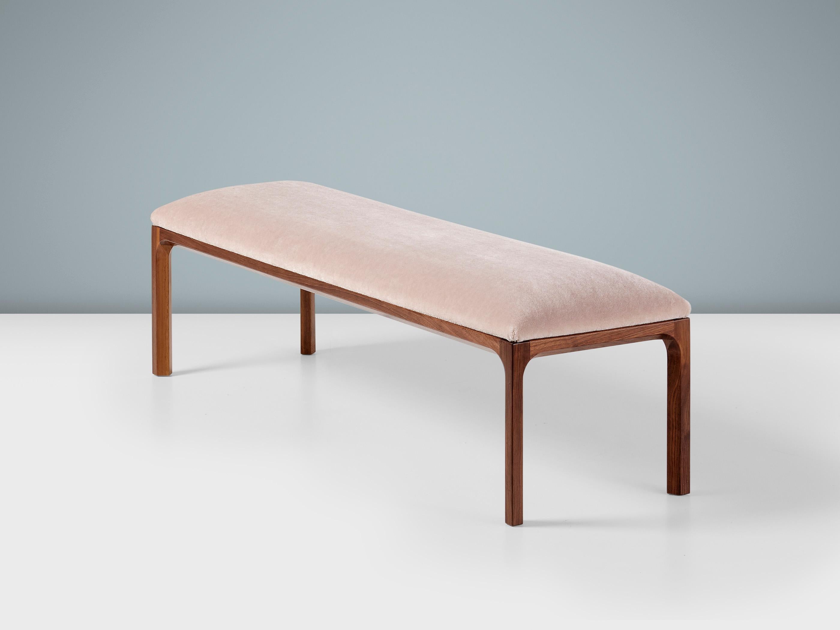 Banc Kai Kristiansen en noyer et velours de mohair Excellent état - En vente à London, England