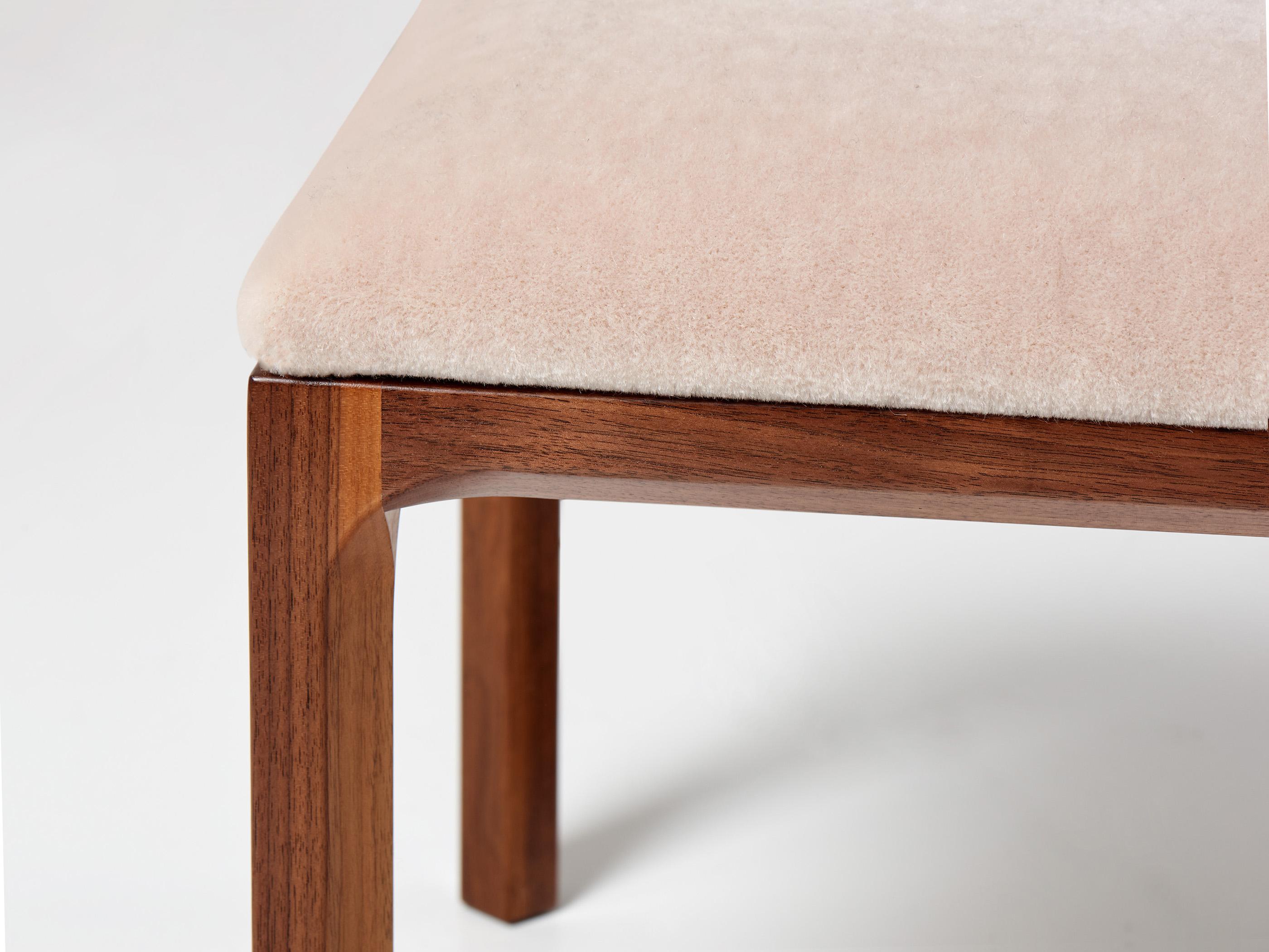 Banc Kai Kristiansen en noyer et velours de mohair en vente 2