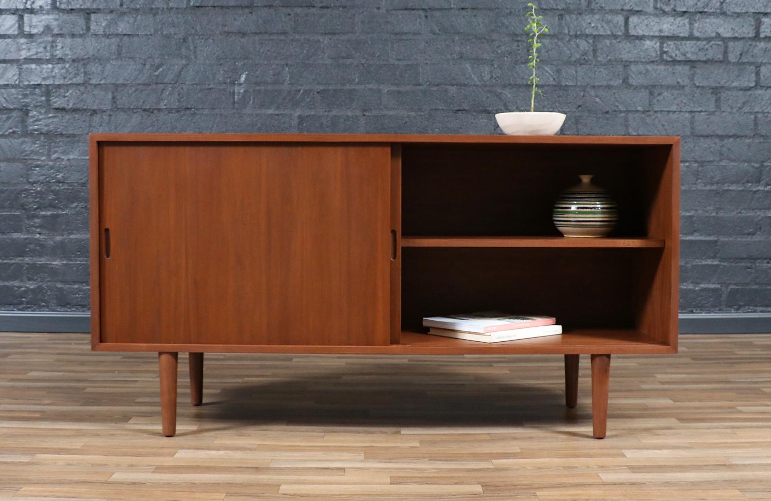 Mid-Century Modern Custom Made Walnut Credenza w/ Sliding Doors by Danish Modern LA For Sale