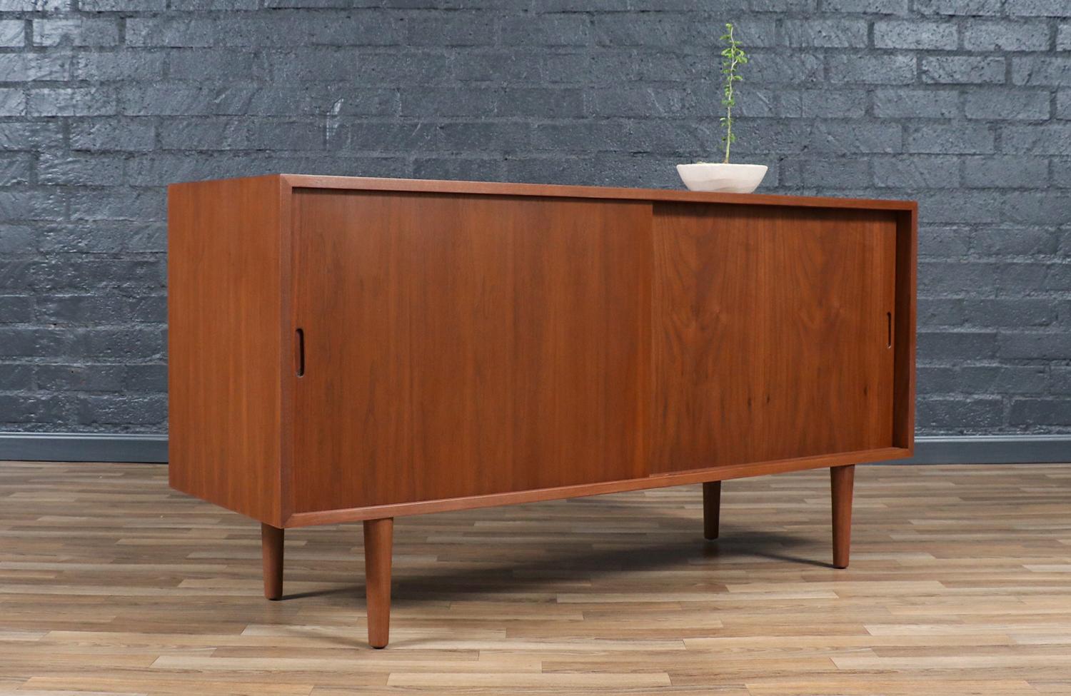 Custom Made Walnut Credenza w/ Sliding Doors by Danish Modern LA In New Condition For Sale In Los Angeles, CA