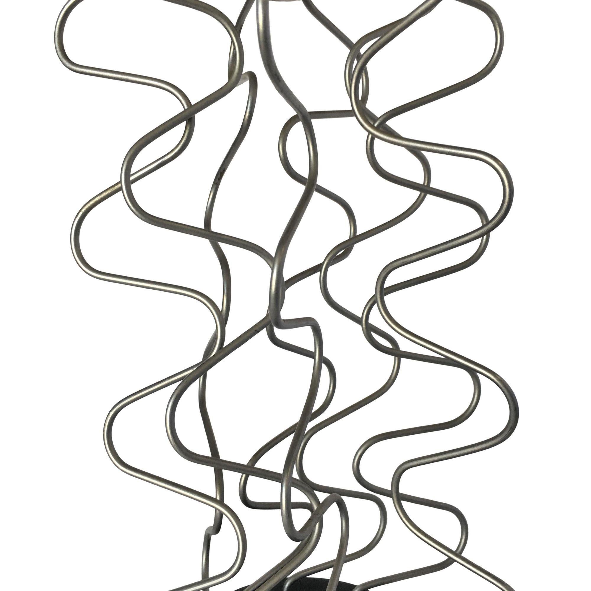 Métal Paire de chandeliers d'art en fil métallique faits sur mesure en vente