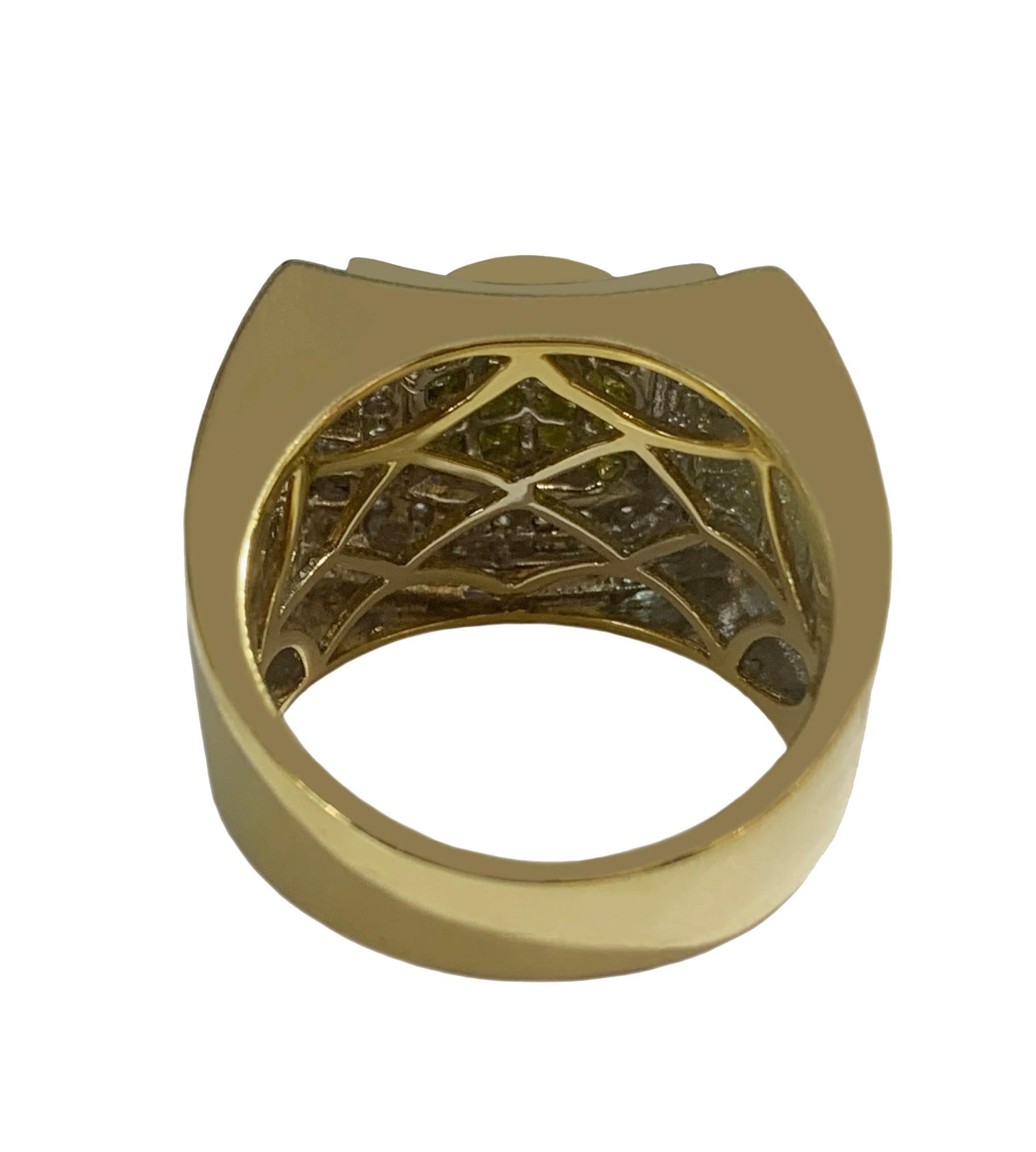 Custom Made Yellow Gold Ring with 2.9ct White & Yellow Diamonds In New Condition For Sale In New York, NY