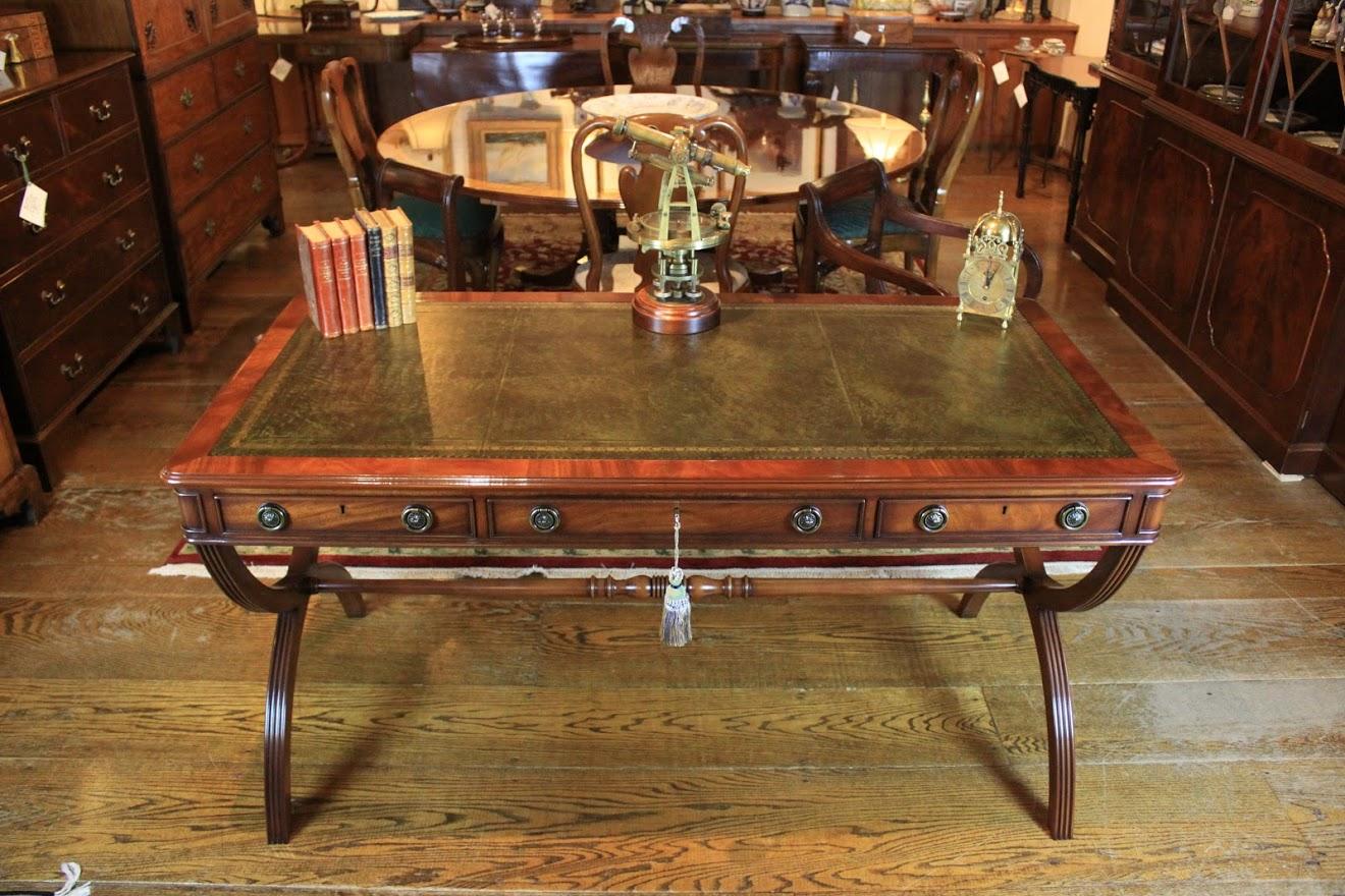 Custom Mahogany Crossed Sabre Leg Writing Table In New Condition For Sale In Woodbury, CT