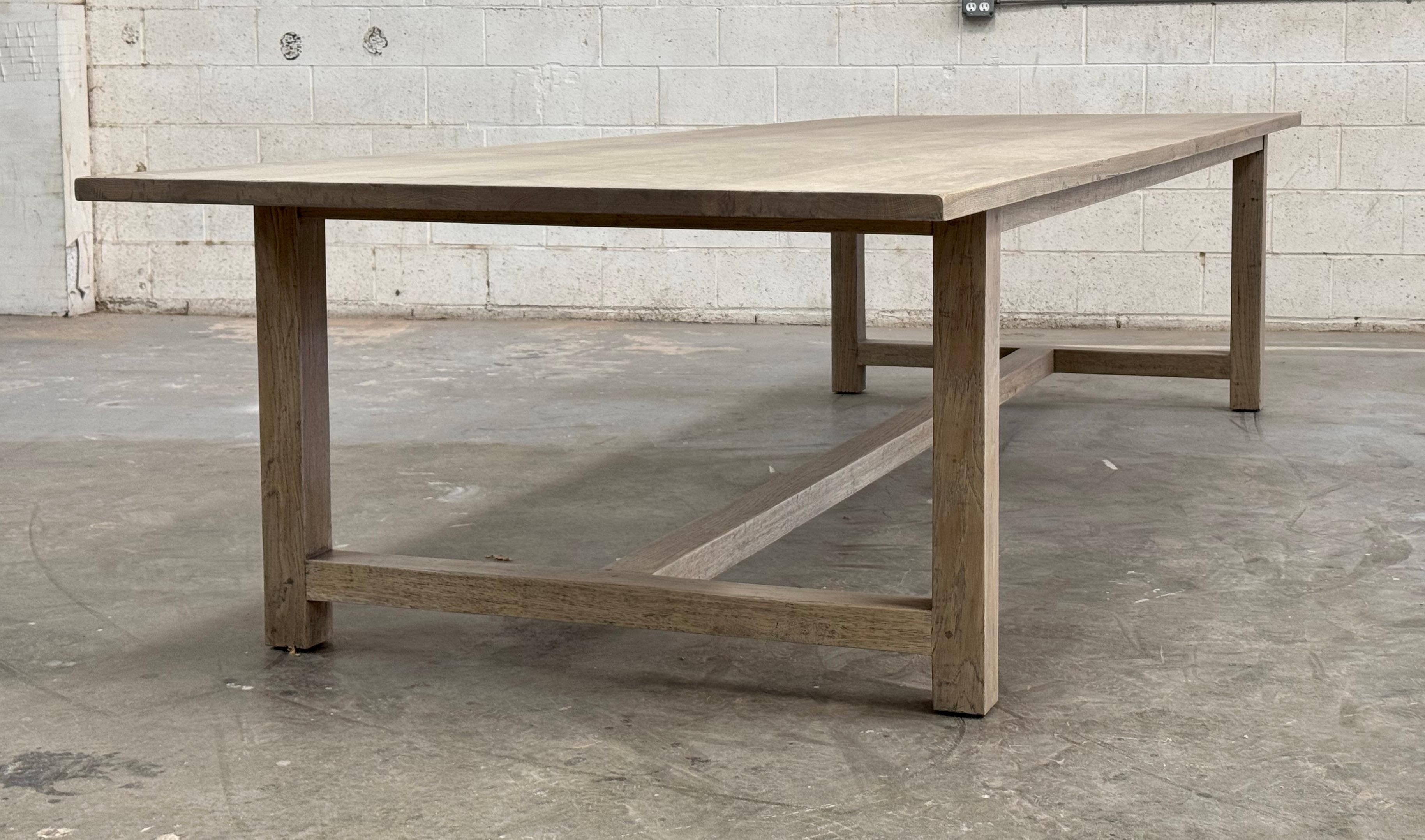 Chêne CUSTOM MADE Table de ferme en chêne rustique scié à plat en vente