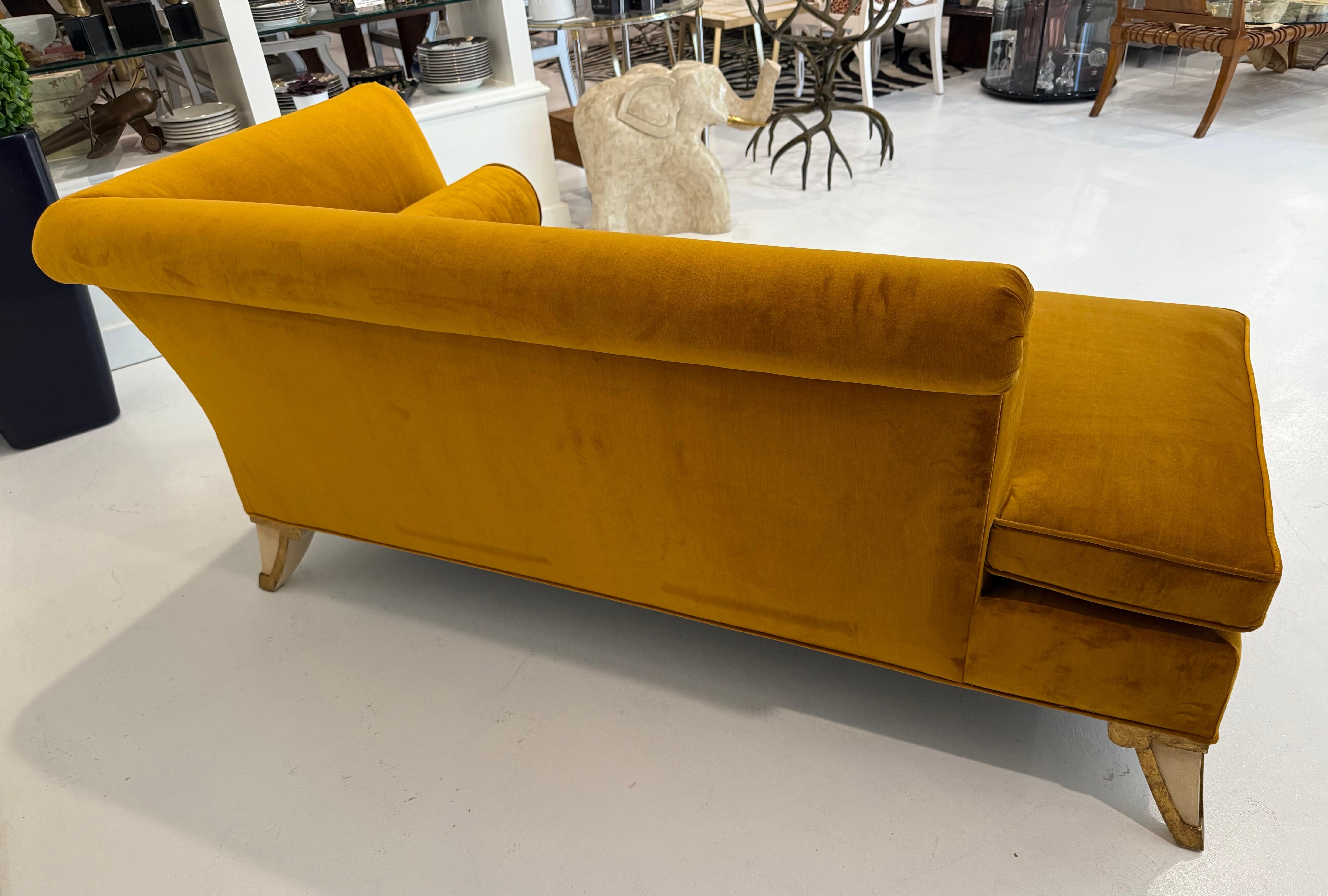 Tappezzeria Chaise Meridienne su misura di George Doan - Coppia dalla Collection'S di George Doan in vendita