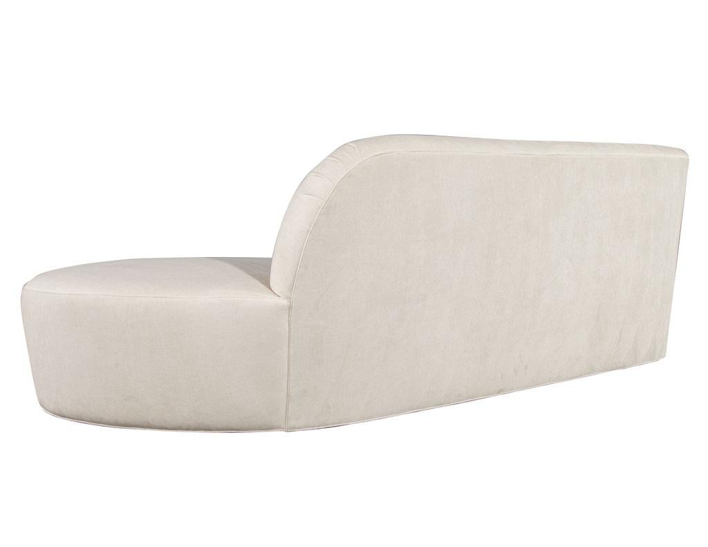 Canapé courbe sur mesure inspiré de la modernité du milieu du siècle dernier Canapé par Carrocel en vente 11