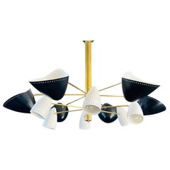 Candelabro de metal blanco y negro estilo mediados de siglo personalizado de Adesso Imports
