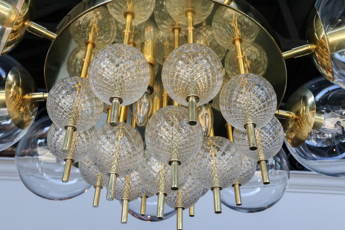 Custom Midcentury Style Brass Chandelier with Clear Glass Balls by Adesso Import For Sale 3