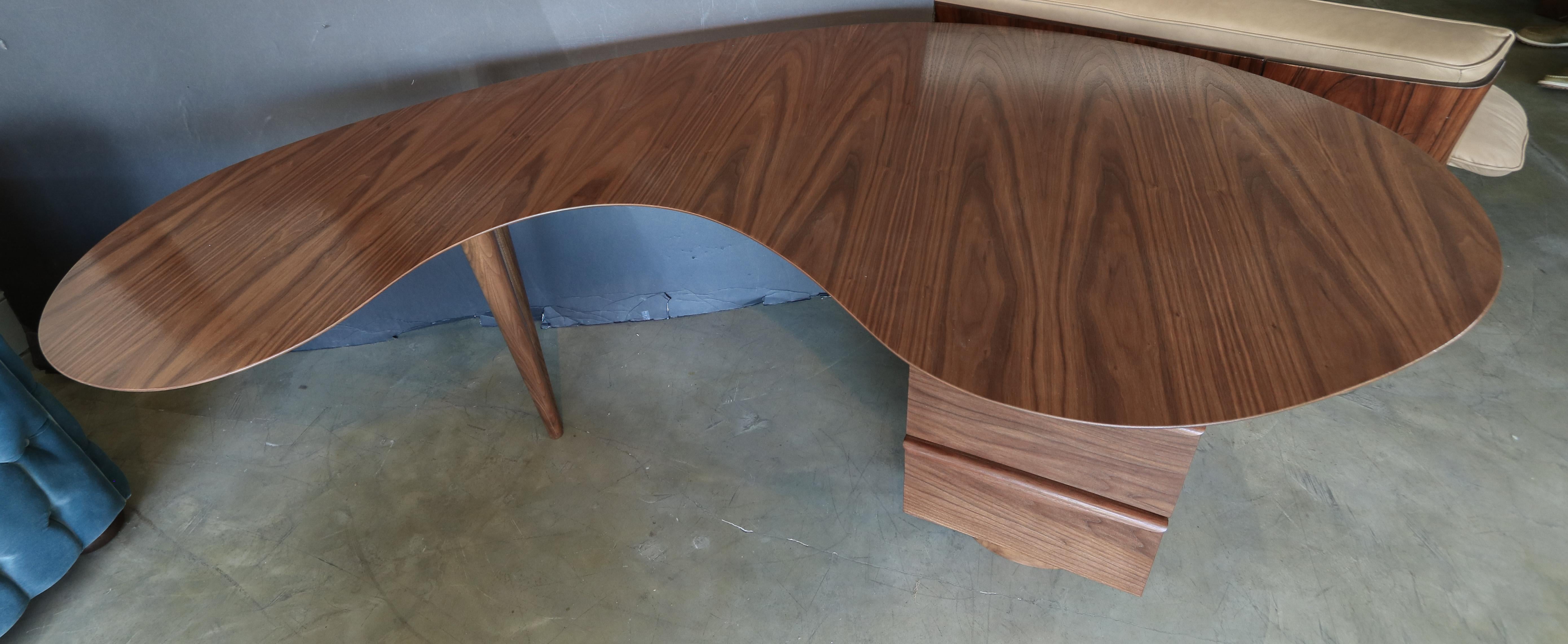 Custom Midcentury Style Curved Walnut Desk by Adesso Imports In New Condition For Sale In Los Angeles, CA