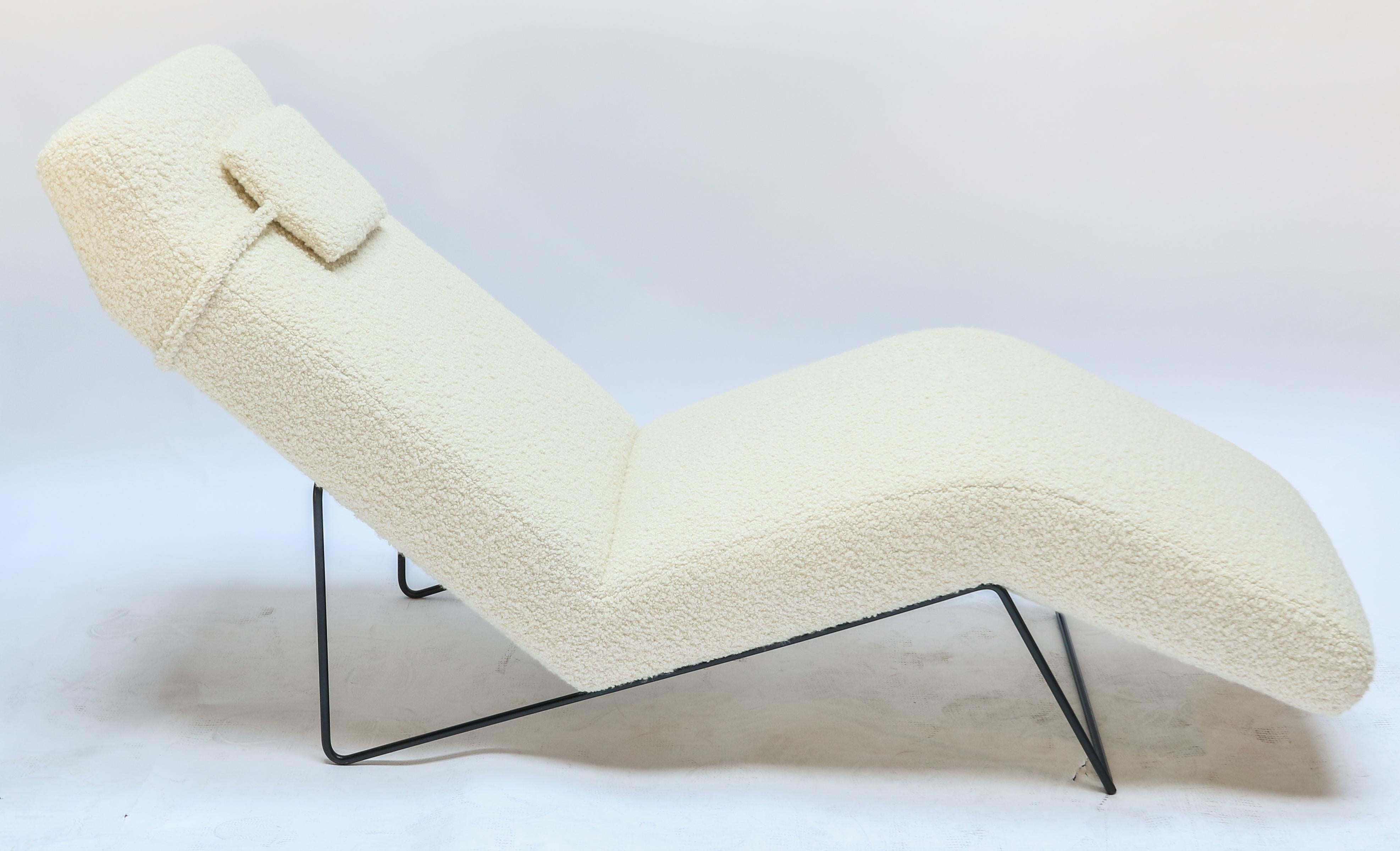 boucle chaise lounge