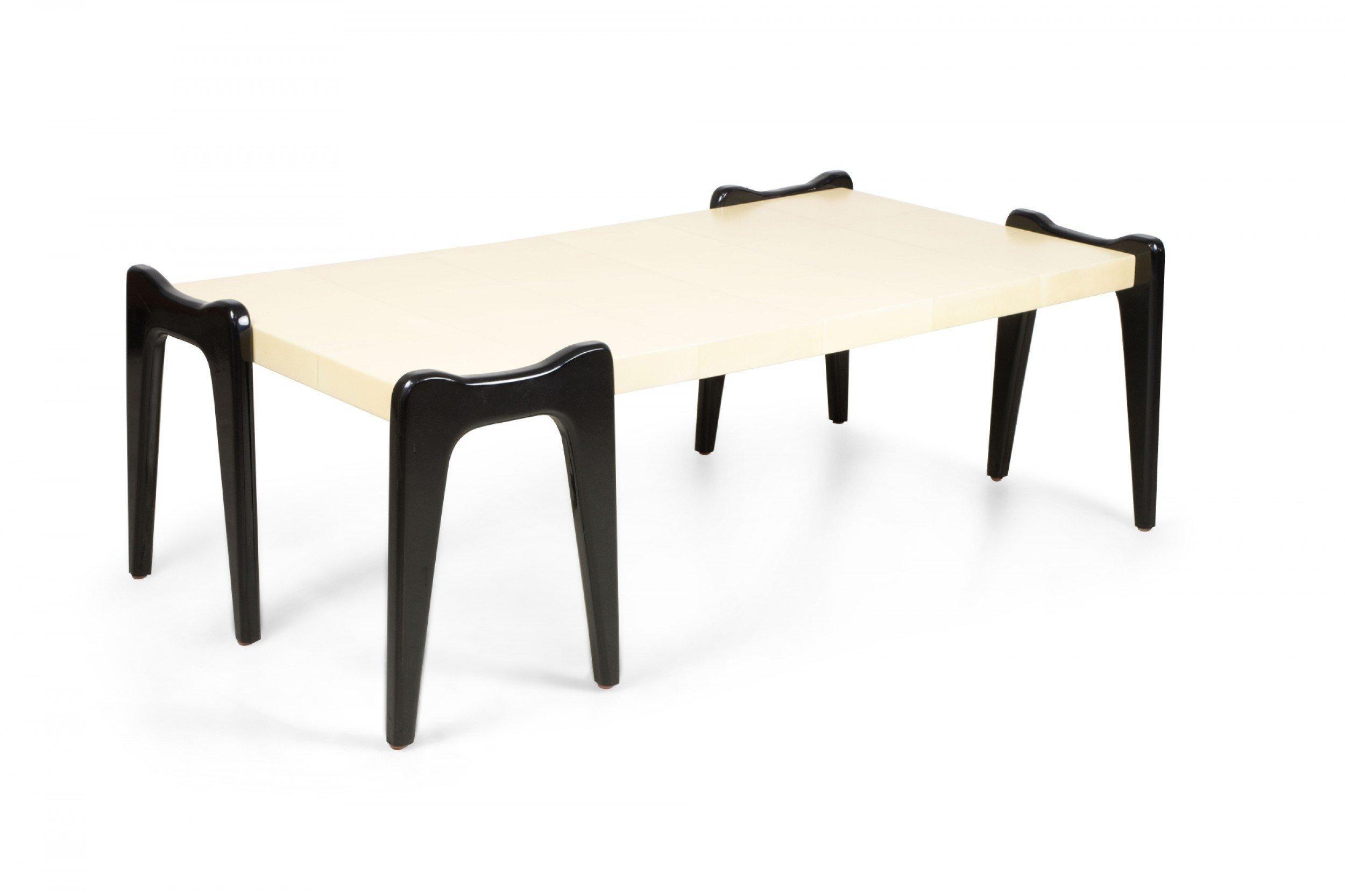 Mid-Century Modern Table basse en placage de parchemin de style mi-siècle sur mesure 'Manner of Ico Parisi' en vente