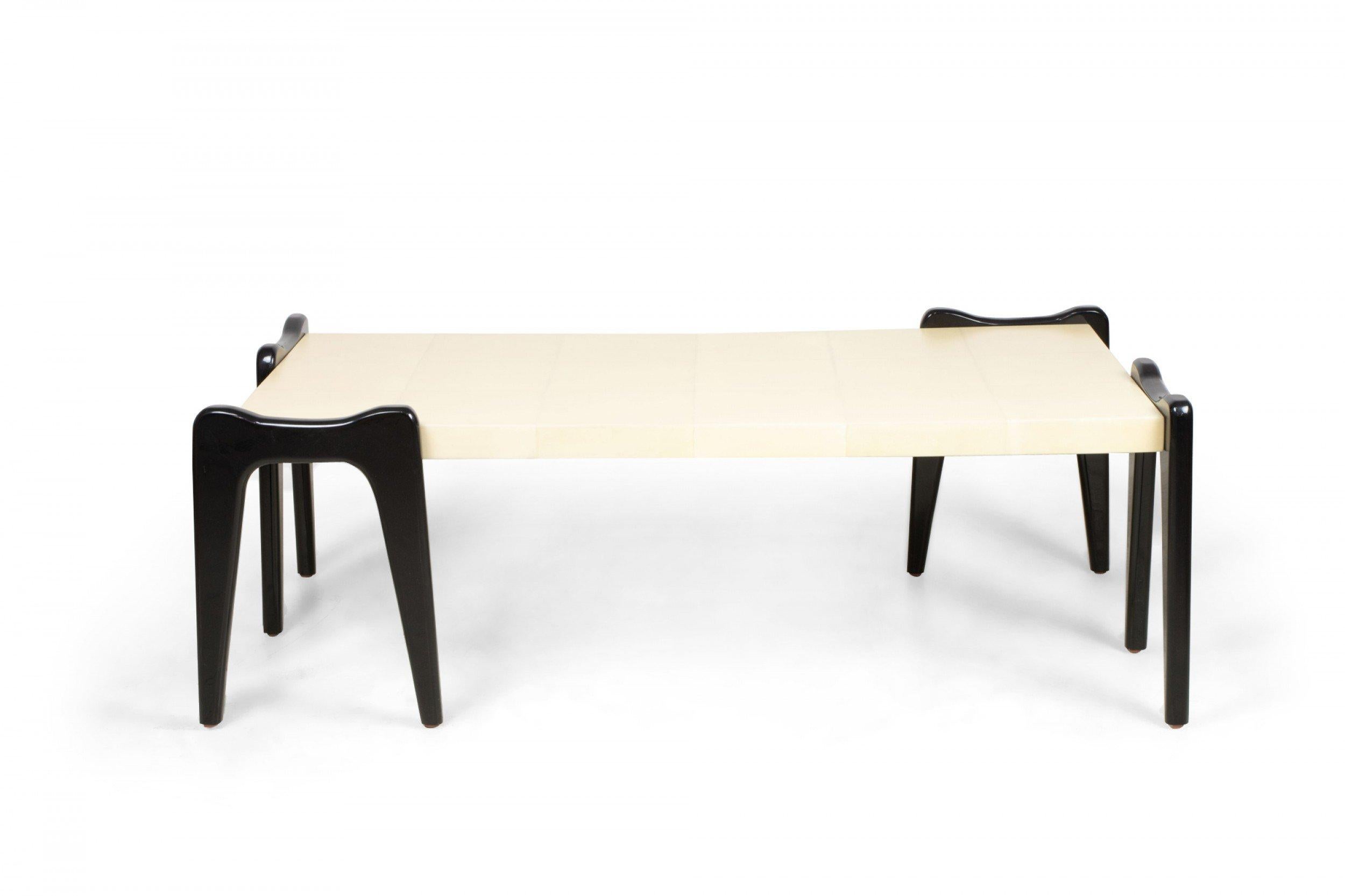 XXIe siècle et contemporain Table basse en placage de parchemin de style mi-siècle sur mesure 'Manner of Ico Parisi' en vente