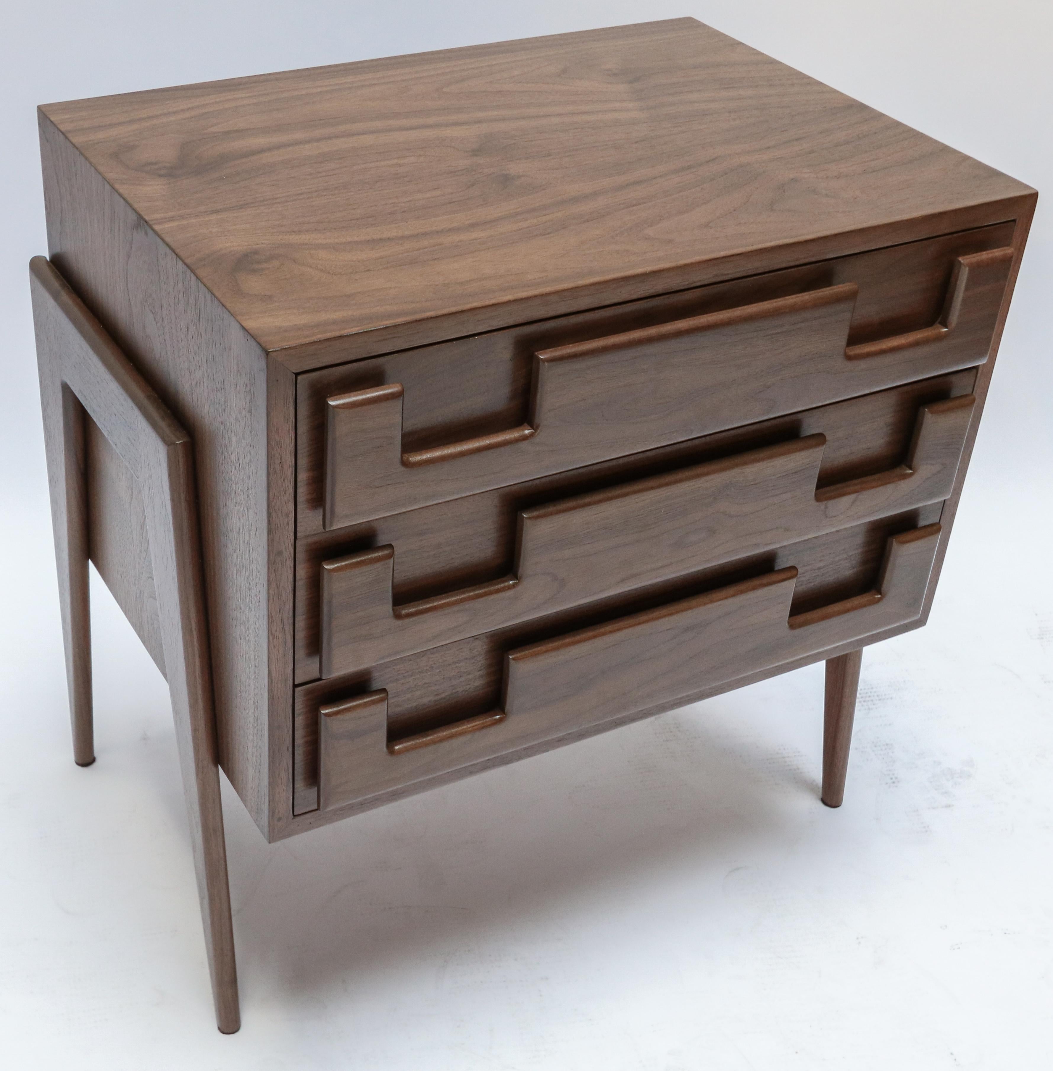 American Custom Midcentury Style Walnut Nightstands with Three Drawers by Adesso Imports For Sale