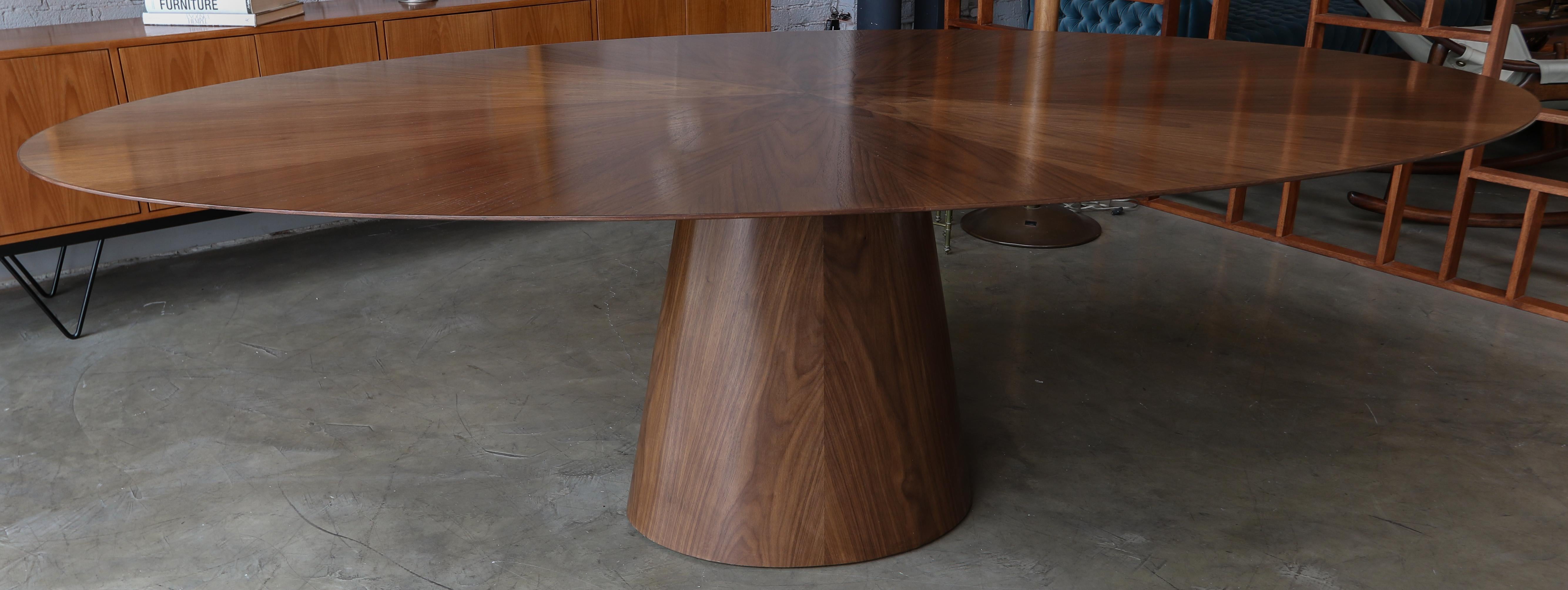 Mid-Century Modern Custom Midcentury Style Walnut Oval Dining Table with Flower Detail by Adesso For Sale