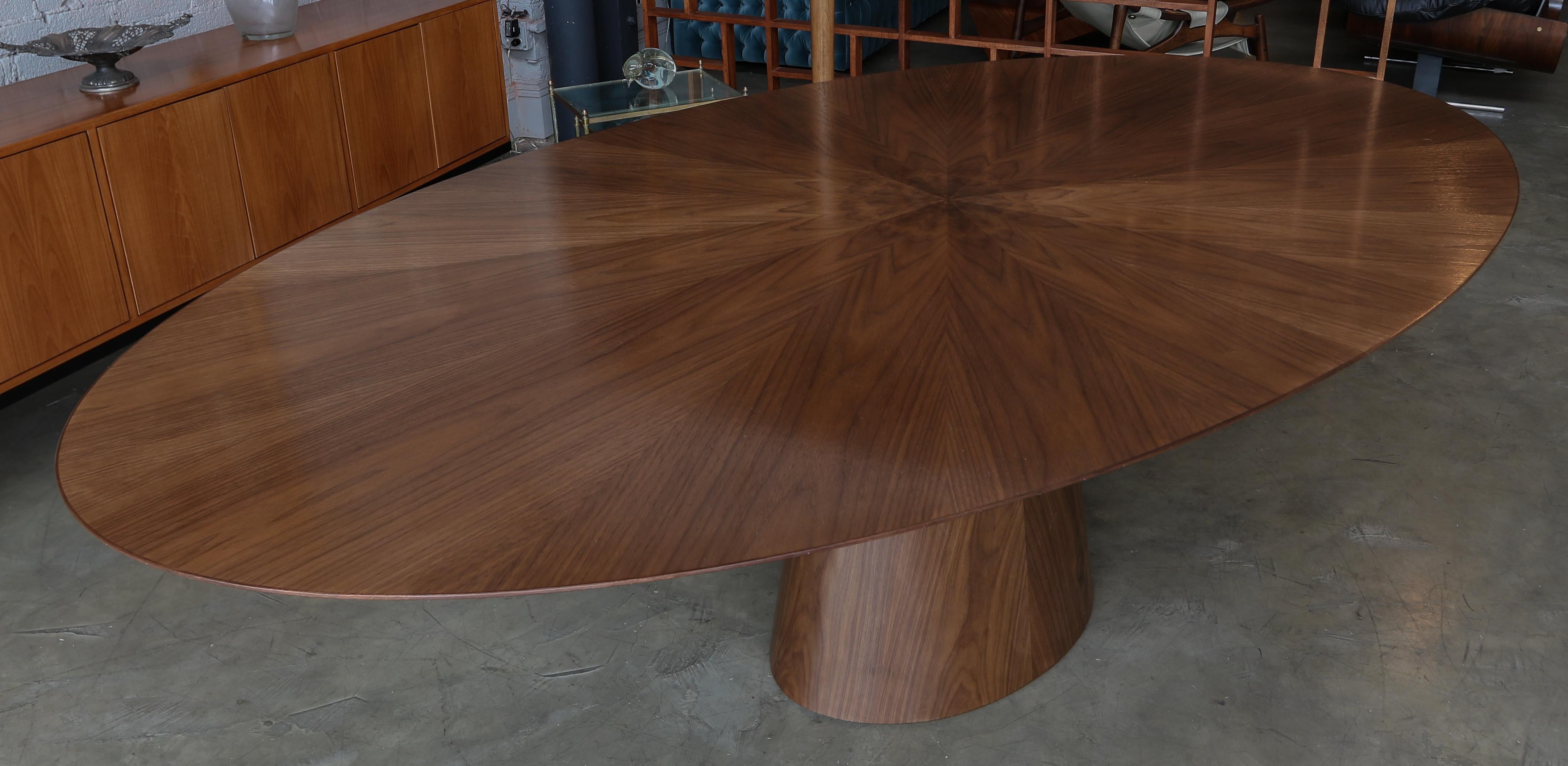 American Custom Midcentury Style Walnut Oval Dining Table with Flower Detail by Adesso For Sale