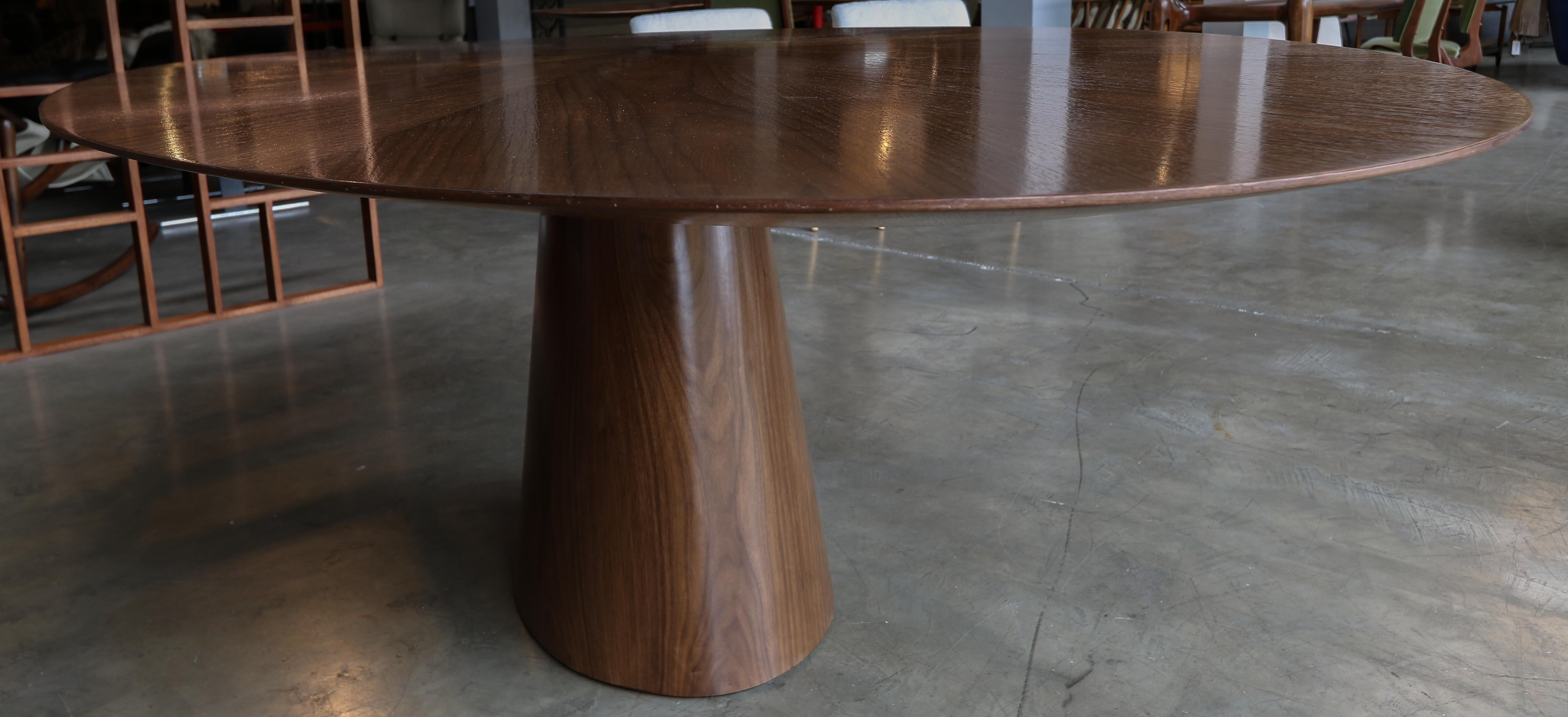 Custom Midcentury Style Walnut Oval Dining Table with Flower Detail by Adesso In New Condition For Sale In Los Angeles, CA