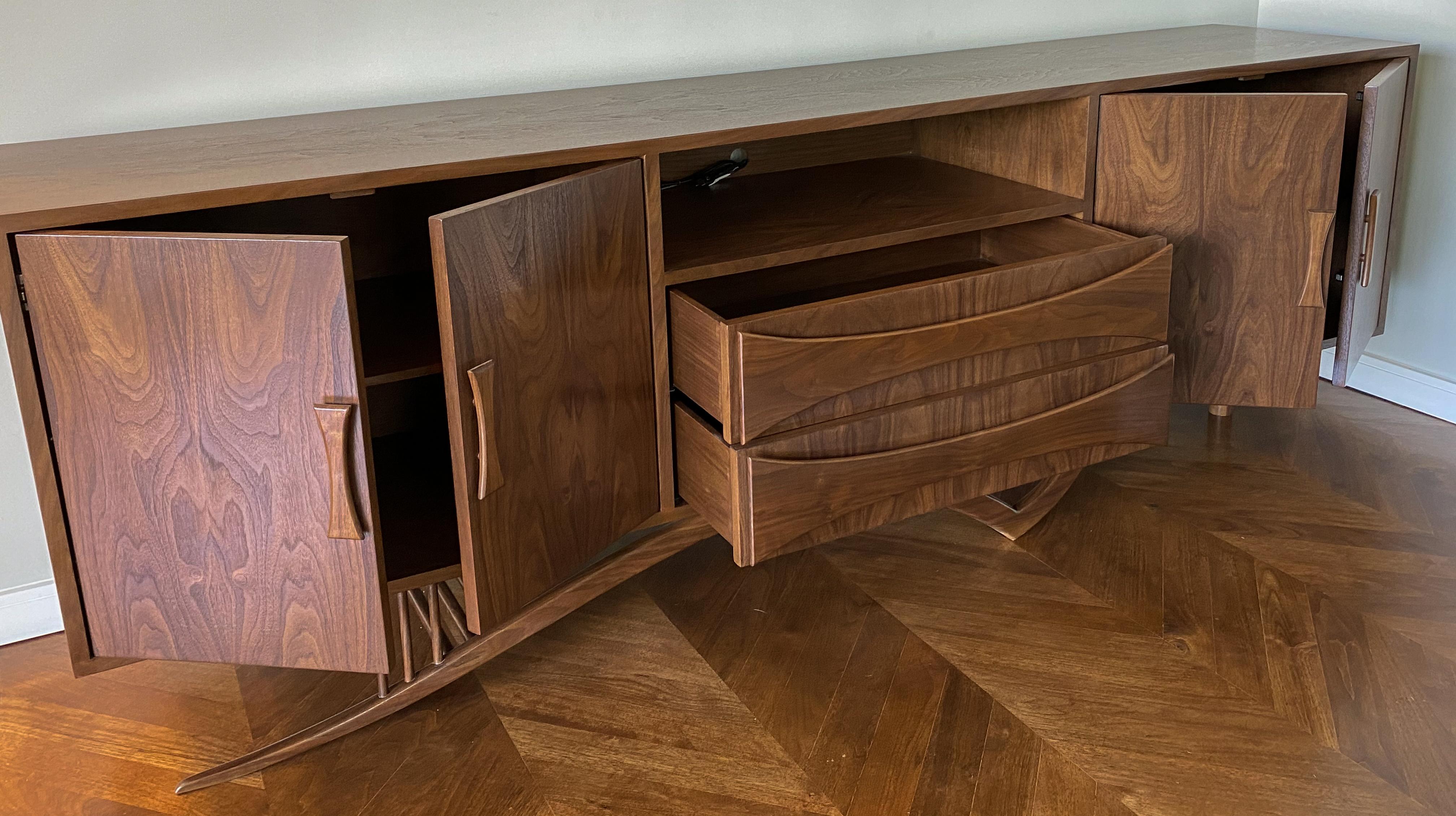 Custom Midcentury Style Walnut Sideboard with Curved Leg by Adesso Imports In New Condition For Sale In Los Angeles, CA