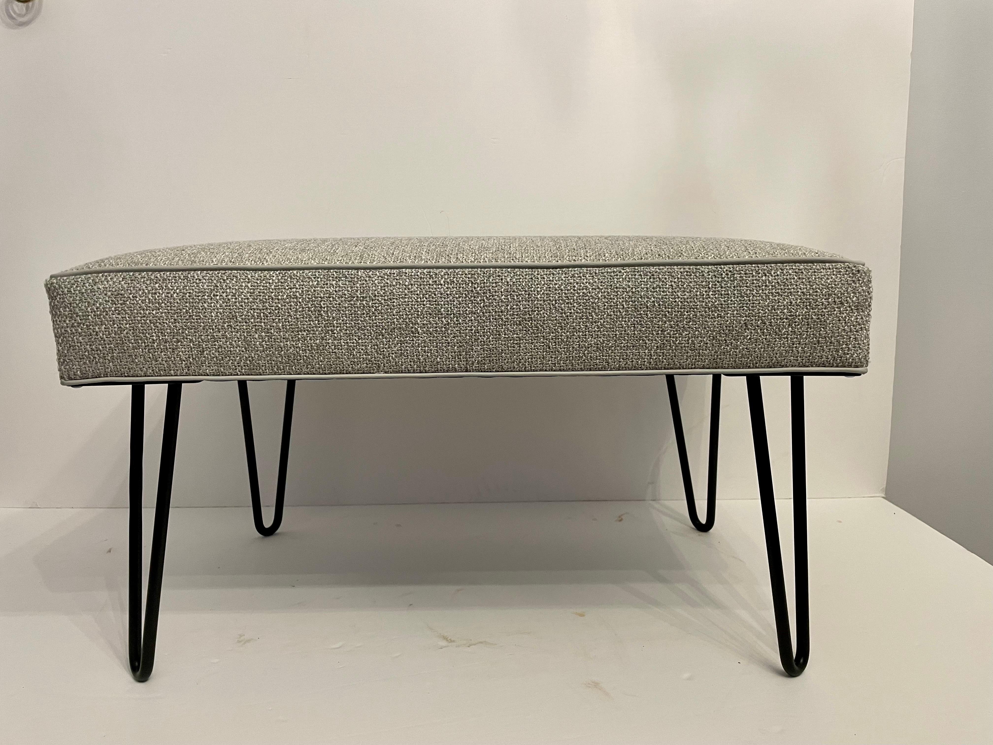 Custom Midcentury Style Hairpin Leg Bench In New Condition For Sale In New York, NY