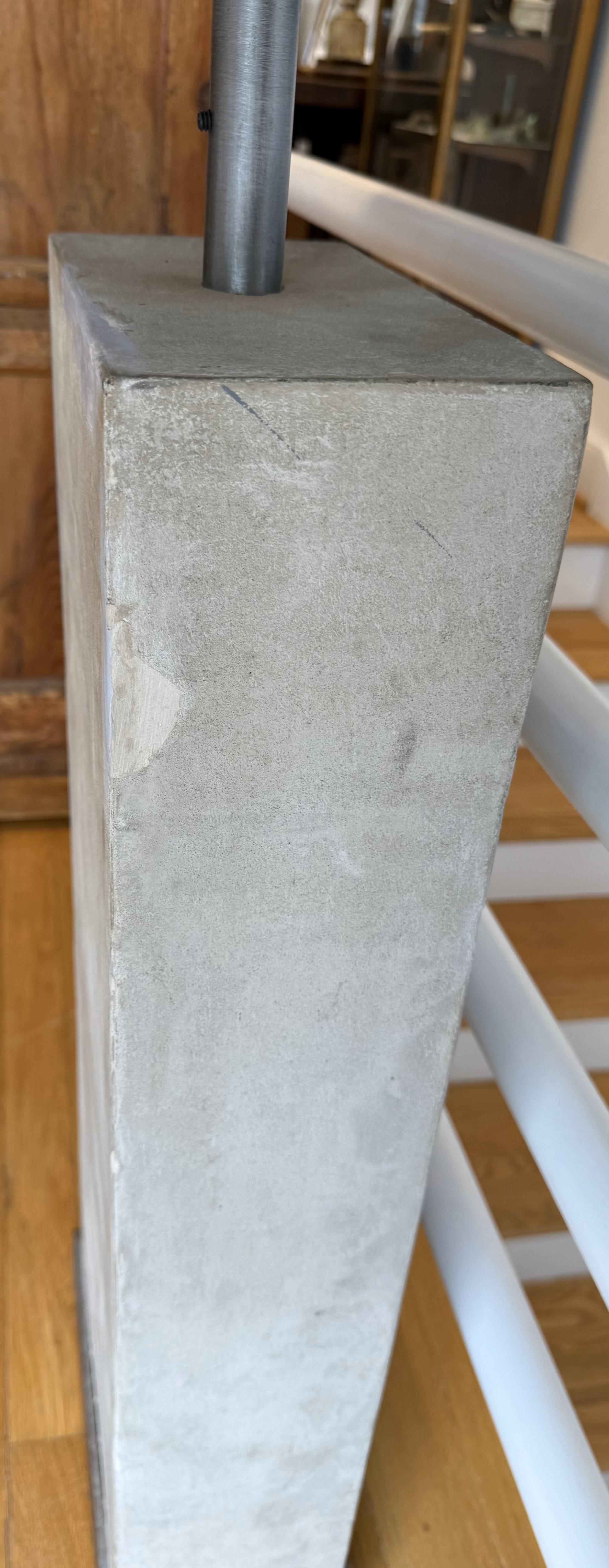 Tavolo consolle minimalista su misura in pietra calcarea e acciaio di Hastening Designs in vendita 4