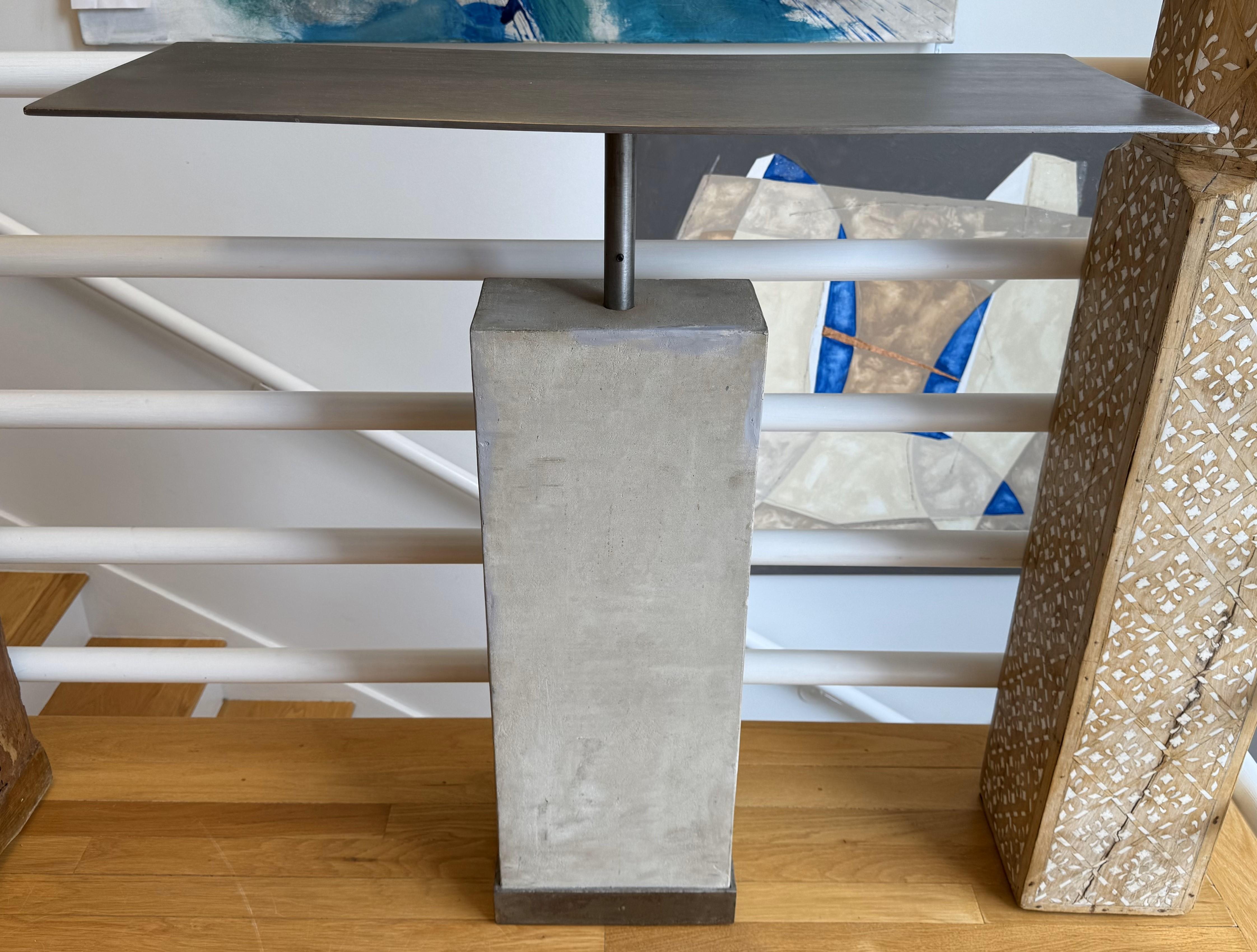 Tavolo consolle minimalista su misura in pietra calcarea e acciaio di Hastening Designs In condizioni Nuovo in vendita a Middleburg, VA