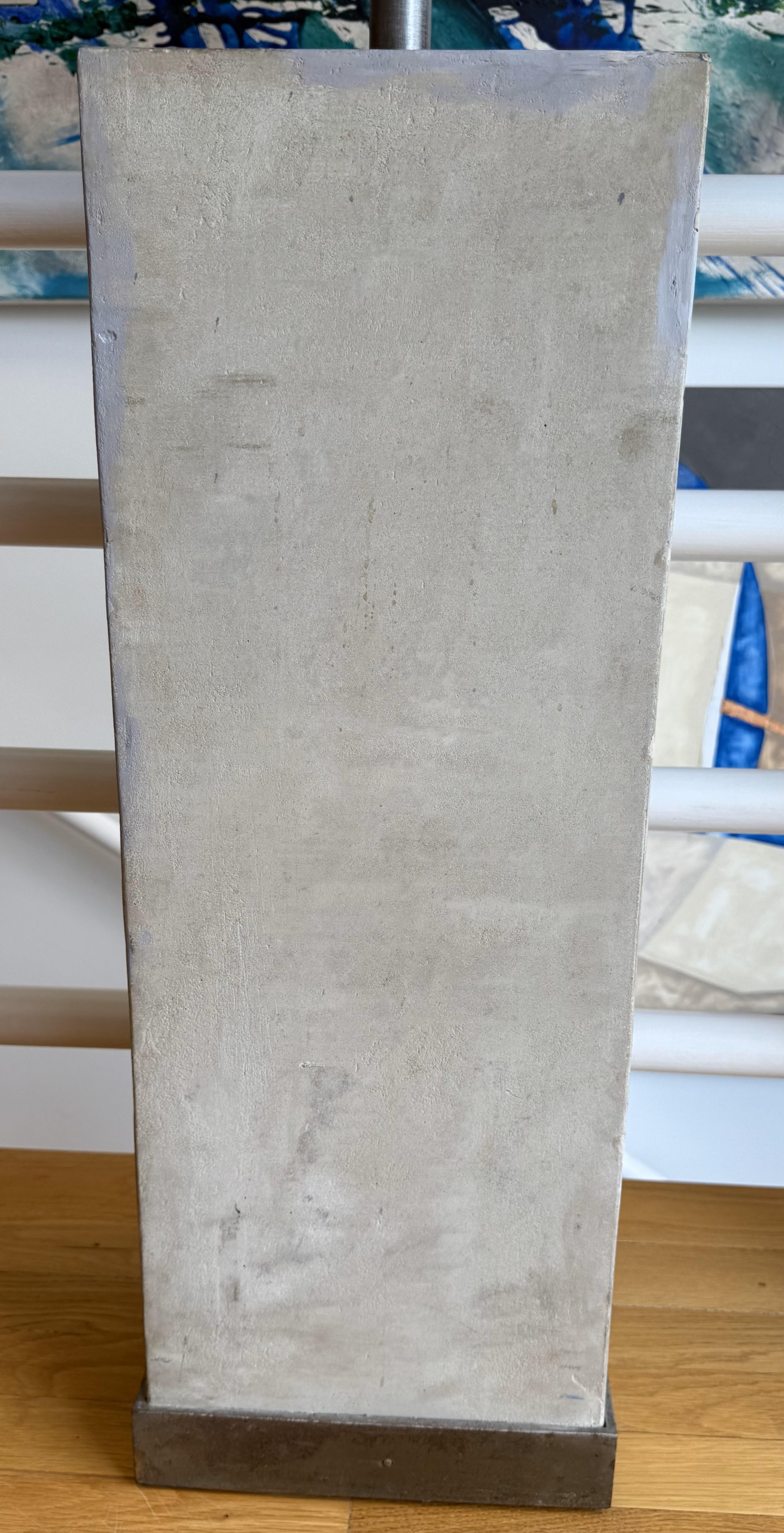 Tavolo consolle minimalista su misura in pietra calcarea e acciaio di Hastening Designs in vendita 1