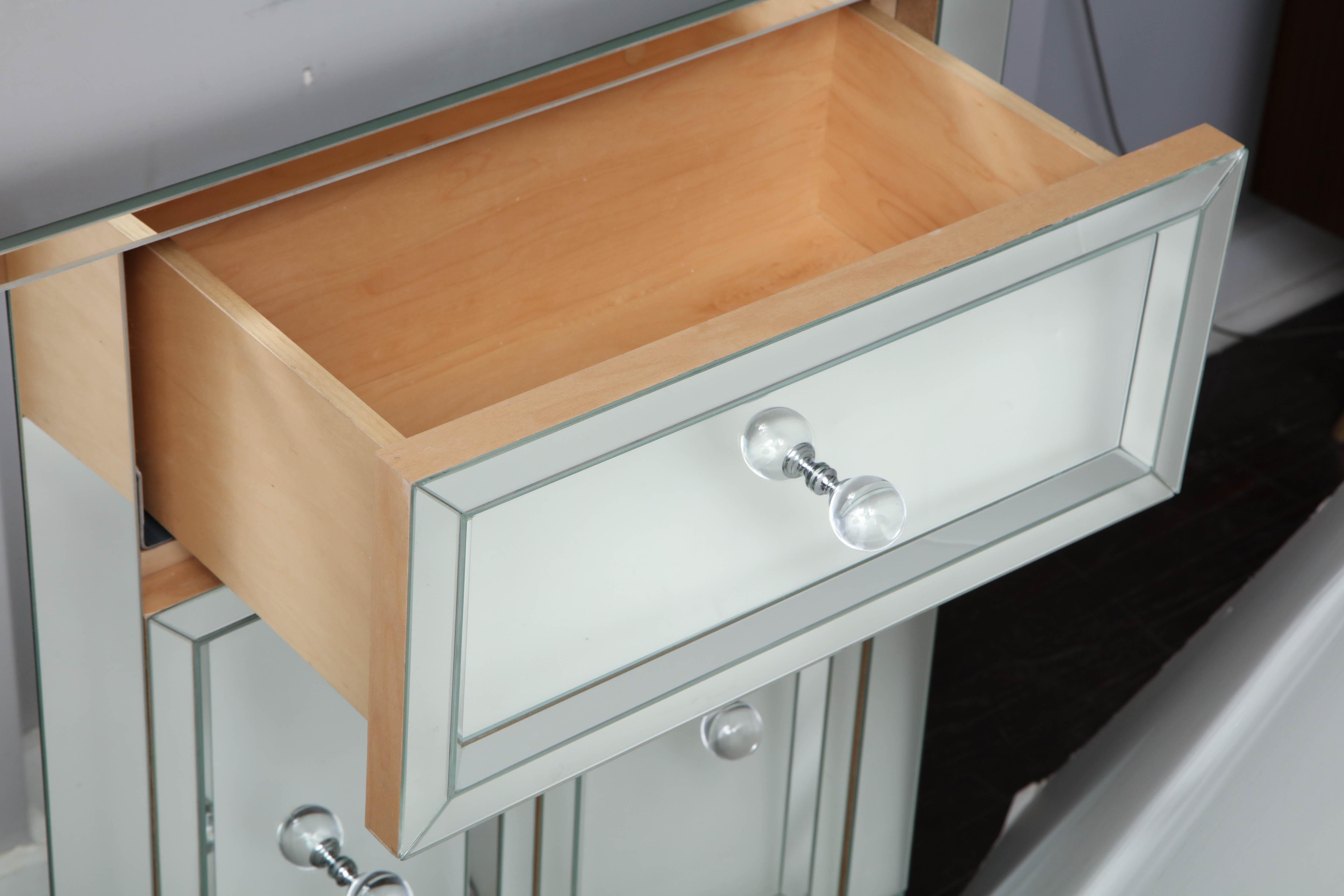 Modern 2-Door Mirrored Nightstand with Single Drawer For Sale