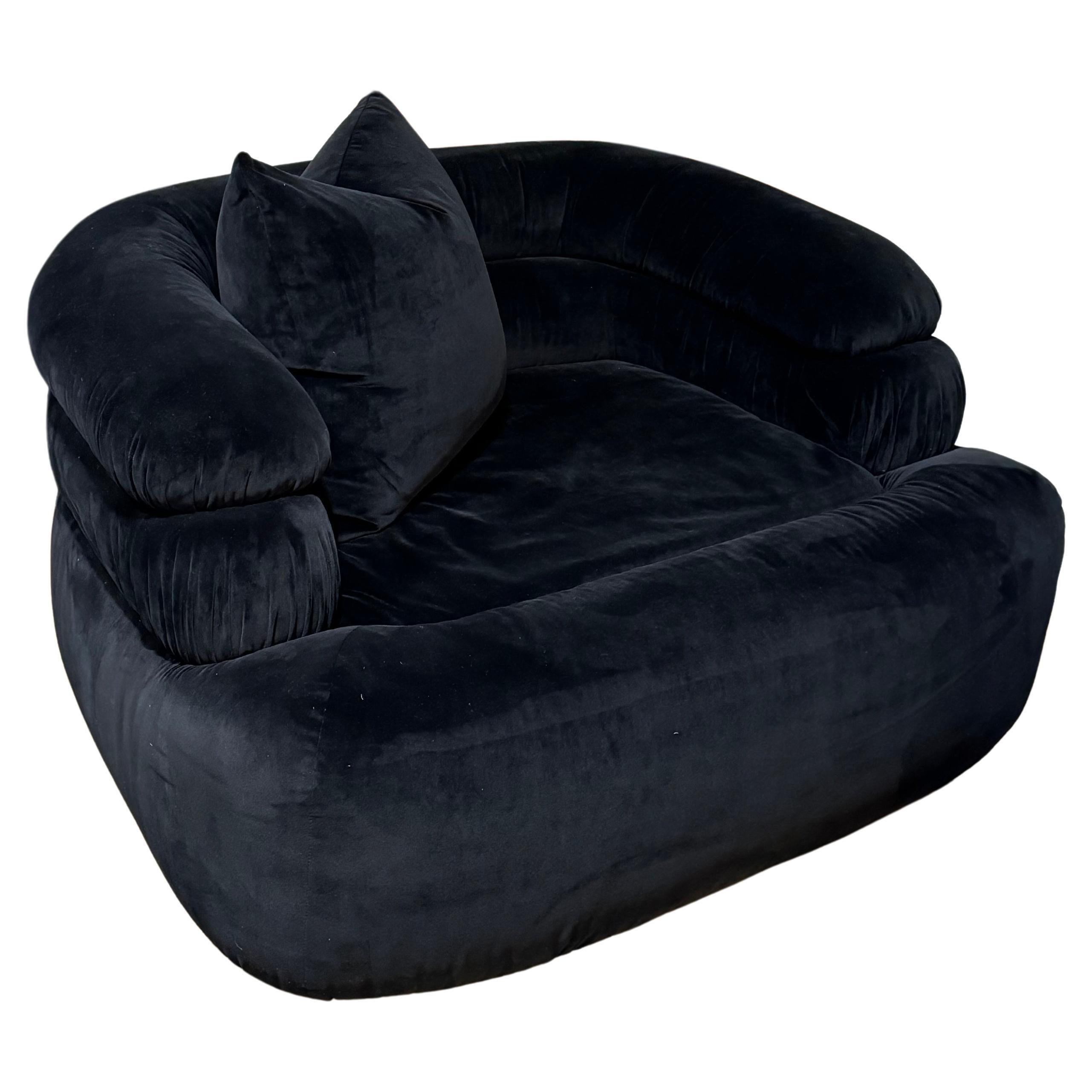 Benutzerdefinierte MLB Runde Rückenlehne kanalisiert Swivel Club Chair
Gepolstert mit schwarzem Samt
COM (Customer's Own Material) verfügbar
