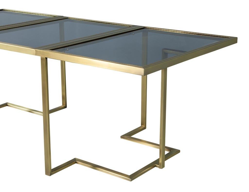 Table de salle à manger moderne en laiton sur mesure avec plateau en verre, entièrement extensible, par Carrocel en vente 5