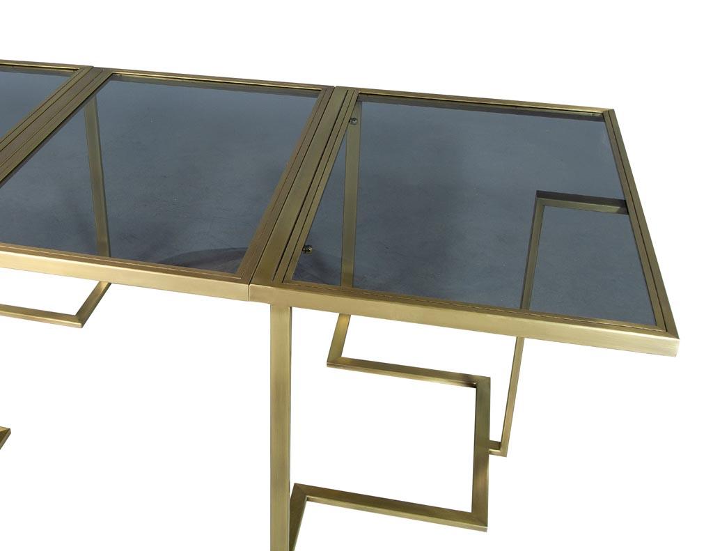 Table de salle à manger moderne en laiton sur mesure avec plateau en verre, entièrement extensible, par Carrocel en vente 8
