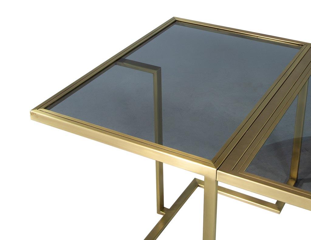 Table de salle à manger moderne en laiton sur mesure avec plateau en verre, entièrement extensible, par Carrocel en vente 9