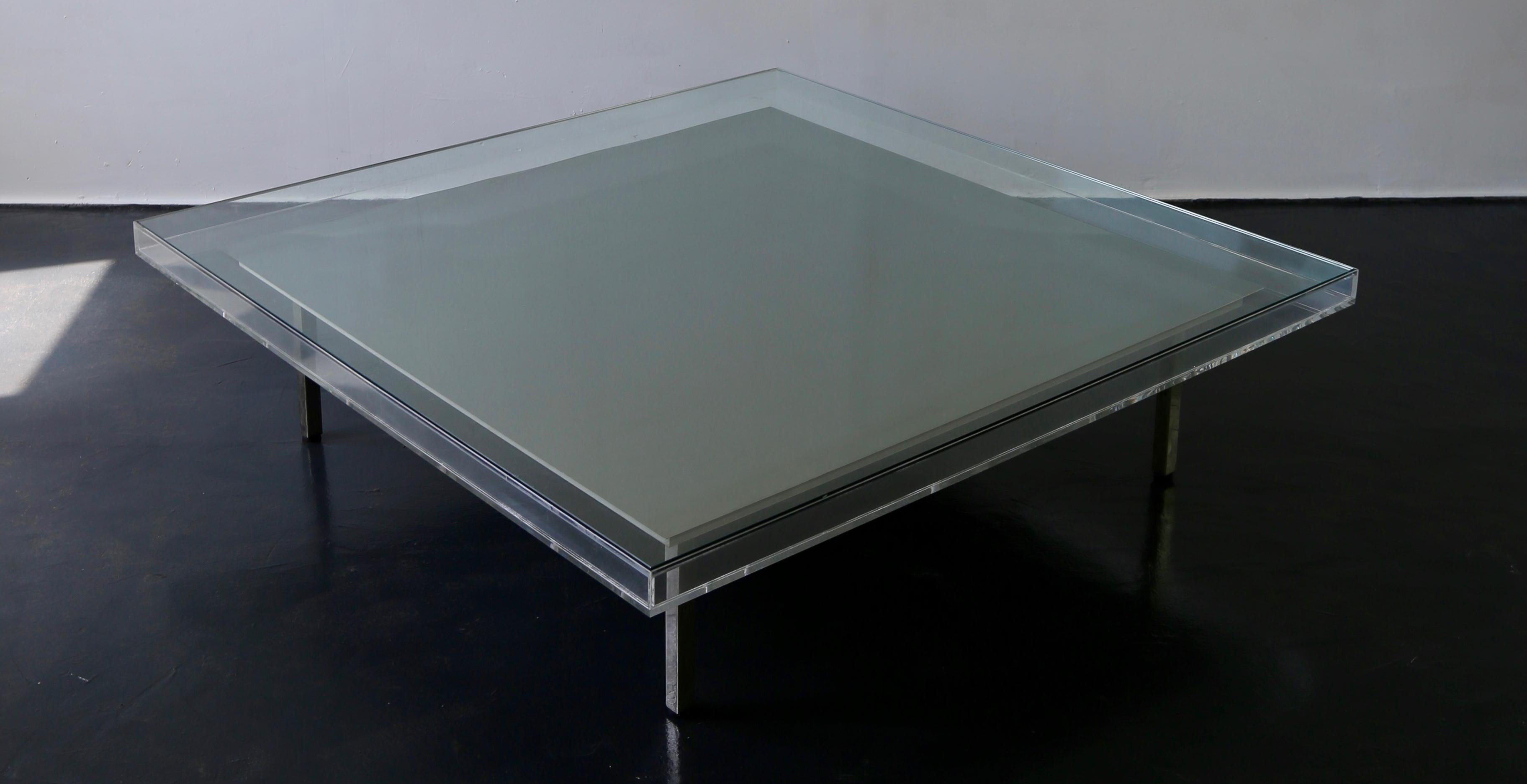 Argentine Custom Modern Glass and Acrylic Pigment Coffee Table with Brushed Steel Frame For Sale