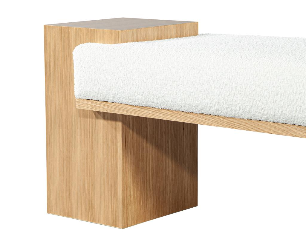 Maßgeschneiderte moderne Bank aus Eiche Natur mit weißem Boucle von Carrocel im Angebot 7