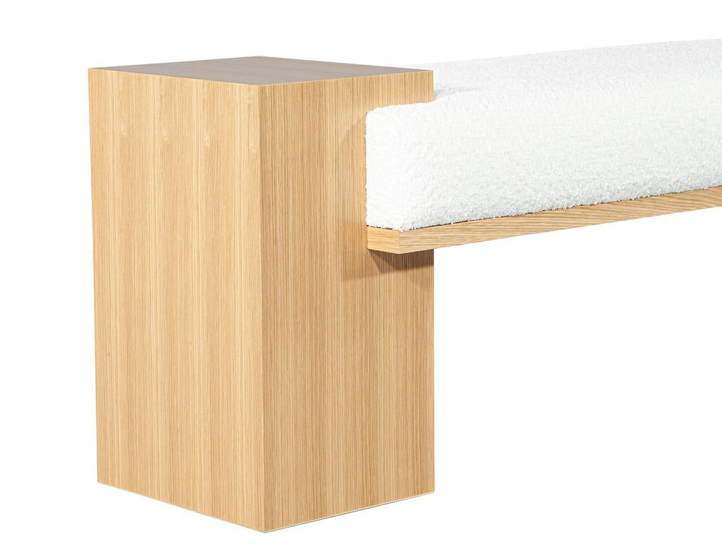 Maßgeschneiderte moderne Bank aus Eiche Natur mit weißem Boucle von Carrocel im Angebot 10